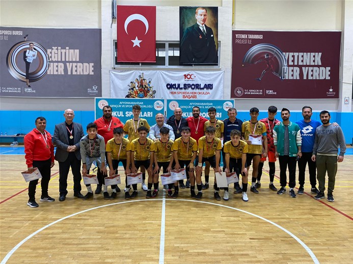 Futsal grup müsabakaları tamamlandı