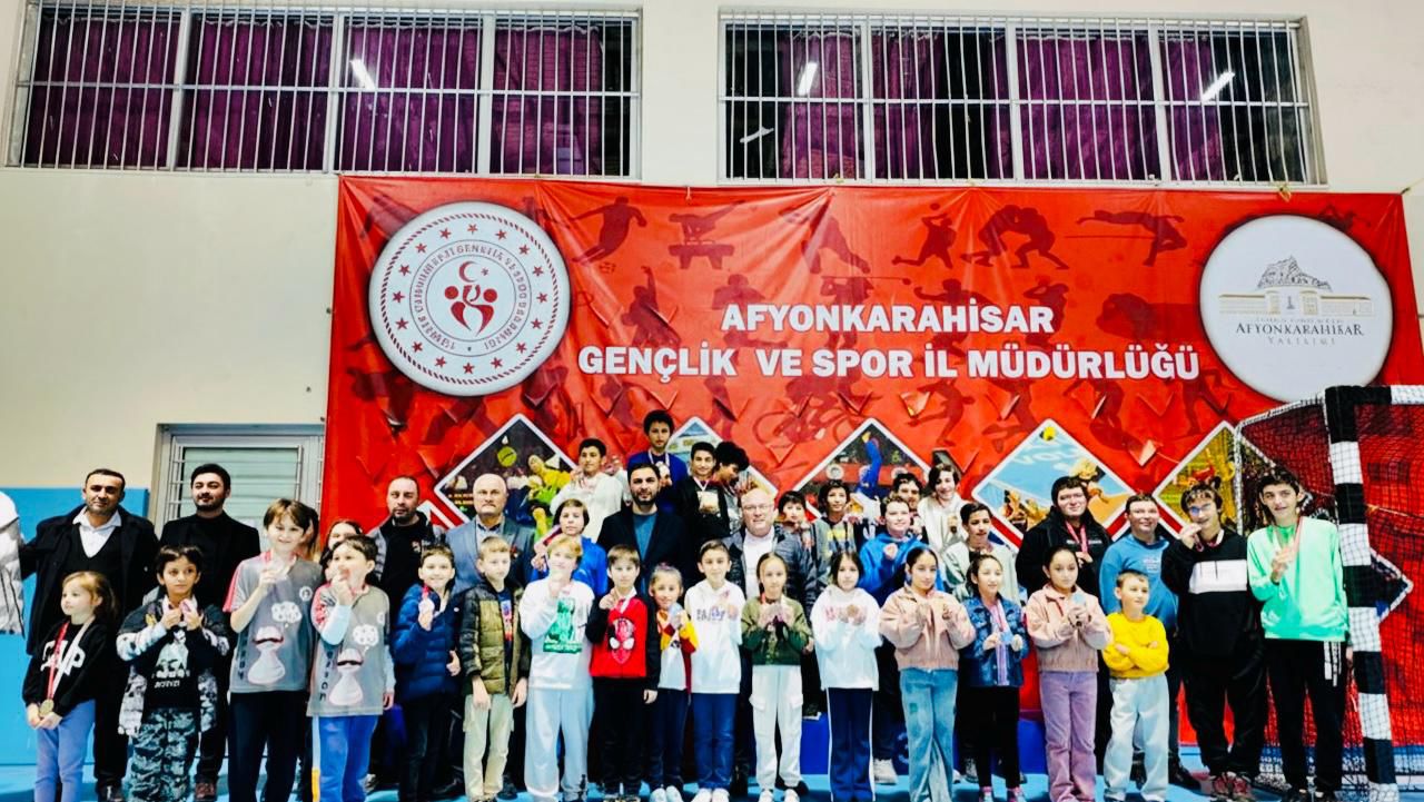 Küçükler ve Yıldızlar Satranç İl Birinciliği Müsabakaları Tamamlandı