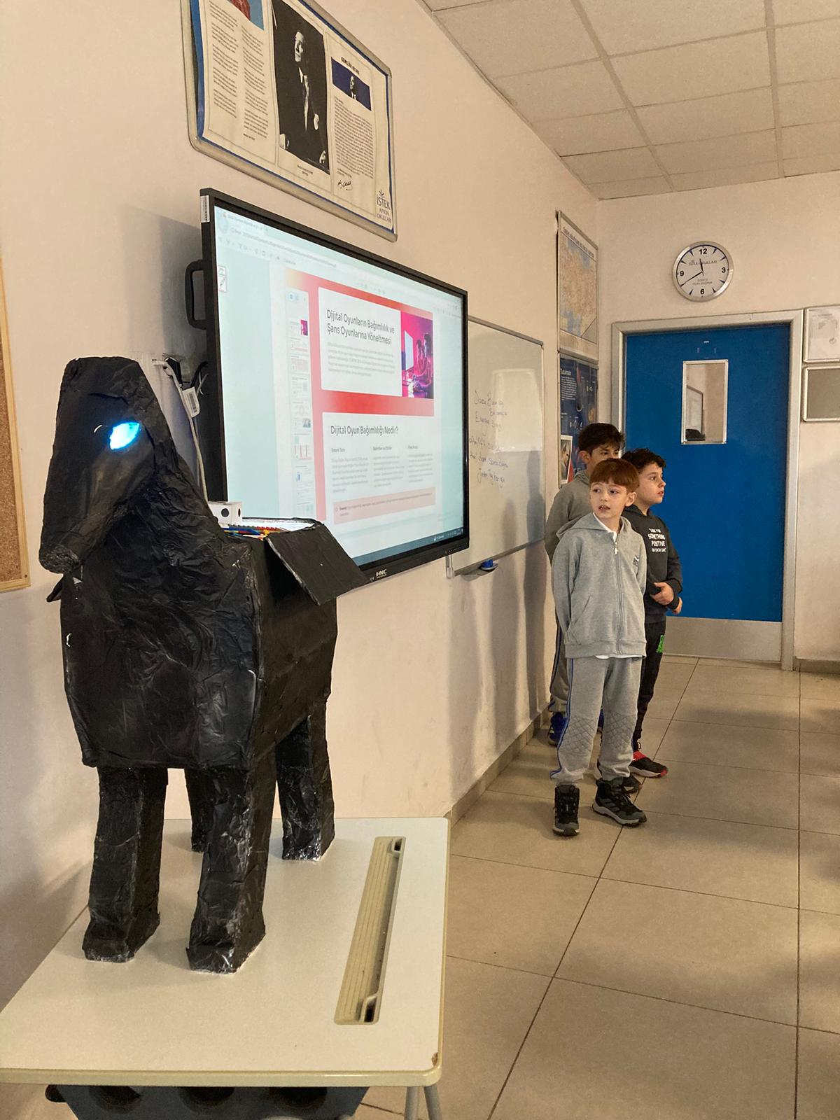 “Dijital Labirentler Değerlerle Aşılabiliyor”