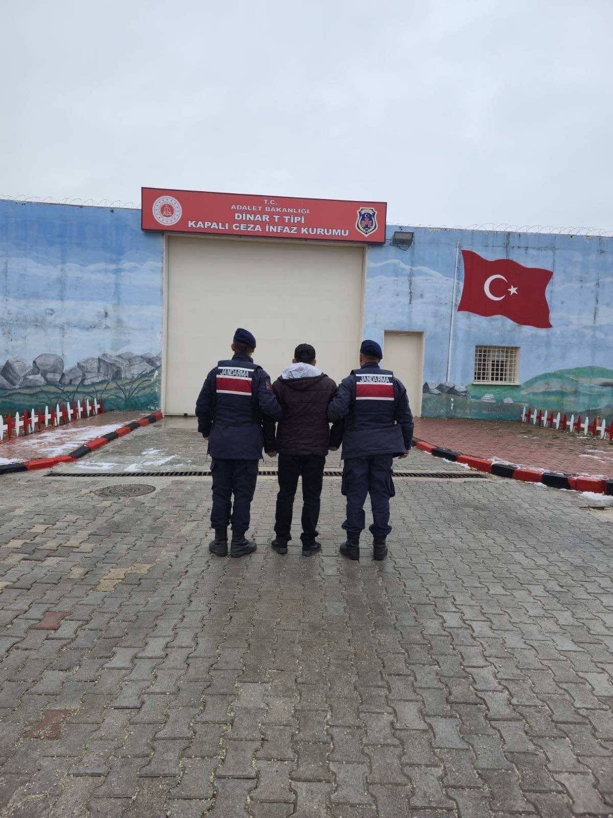 Aranan 24 Kişi Yakalandı