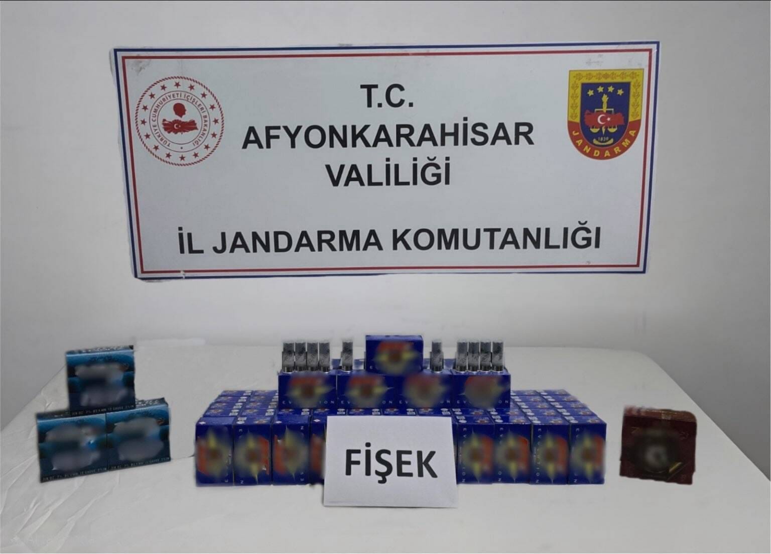 700 Adet 12 Calibre Yivsiz Av Tüfeği Fişeği Ele Geçirildi