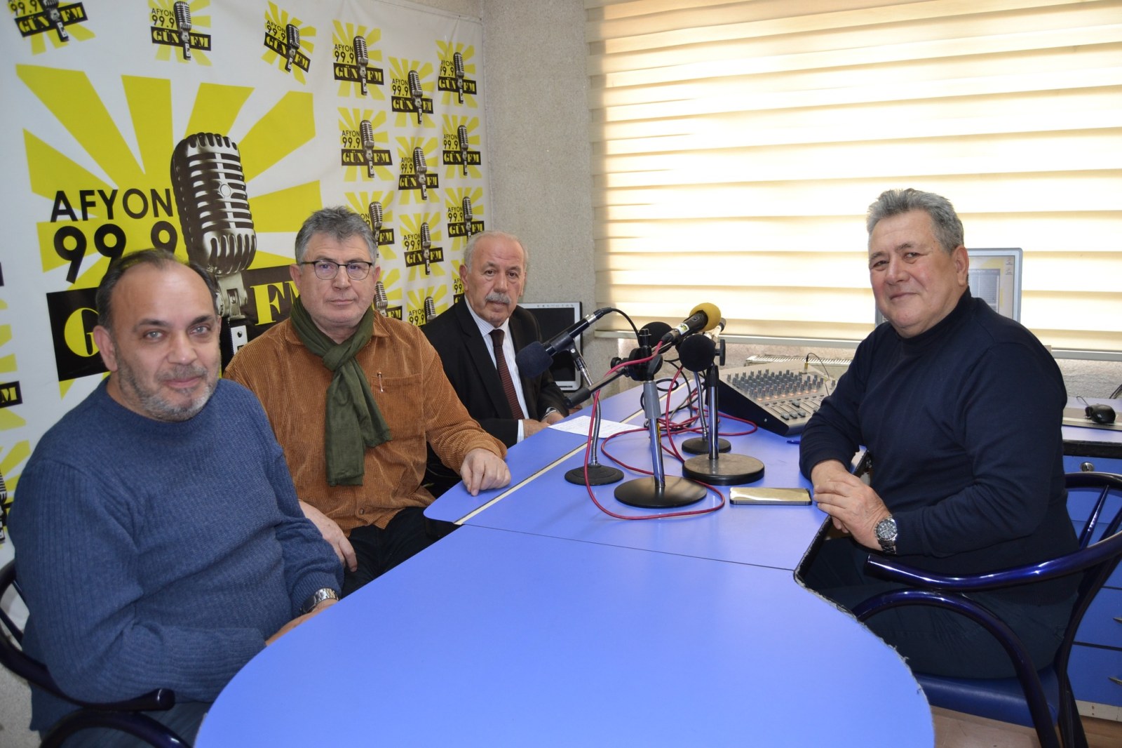 “Bayrak indirme çözüm sürecine provokatif eylemdir”