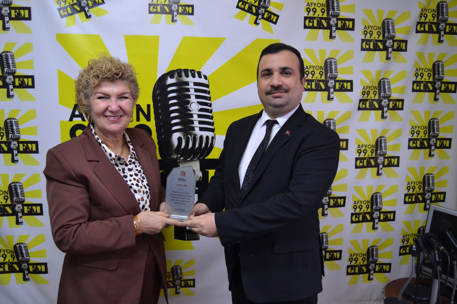 İl Nüfus ve Vatandaşlık Müdürlüğü’nden Gün FM’e Plaket
