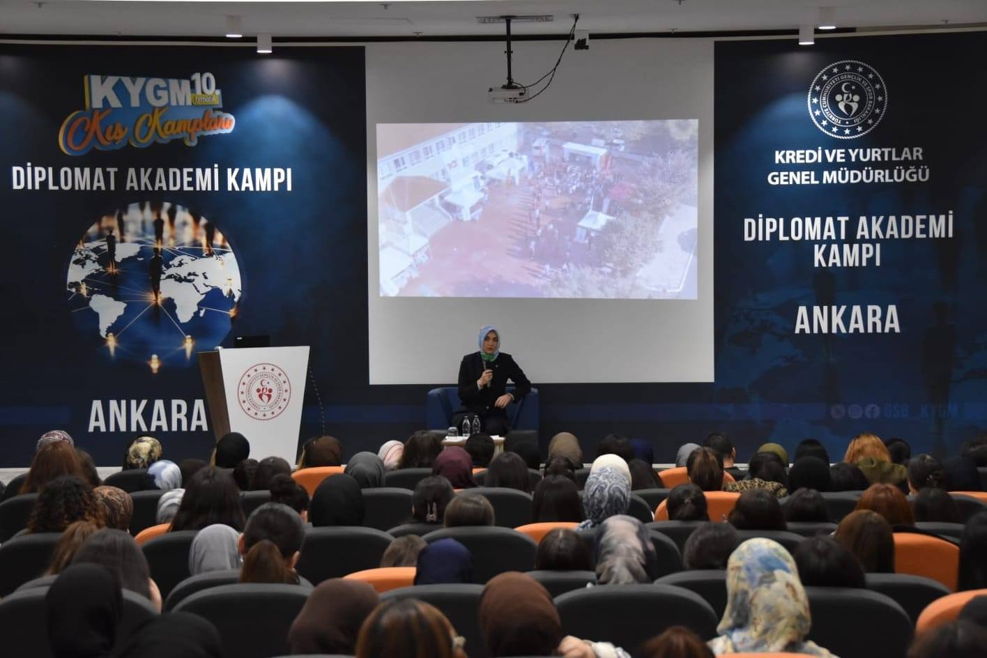 Vali Yiğitbaşı, Diplomat Kampında Öğrencilerle Buluştu