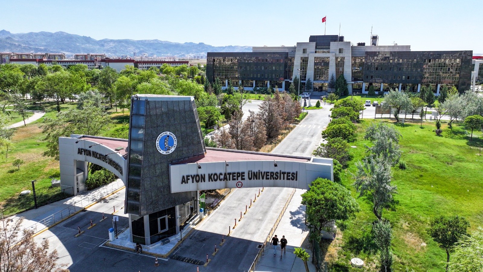 AKÜ UNVAN ALMAYA HAK KAZANDI