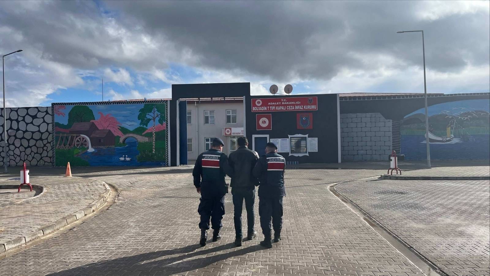 Aranan Şahıslar Yakalandı