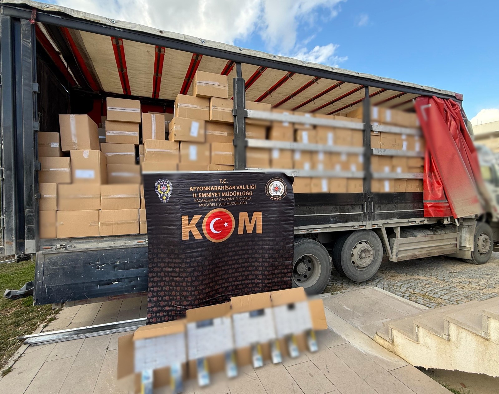 YOL KONTROLÜNDE BÜYÜK KAÇAKÇILIK OPERASYONU