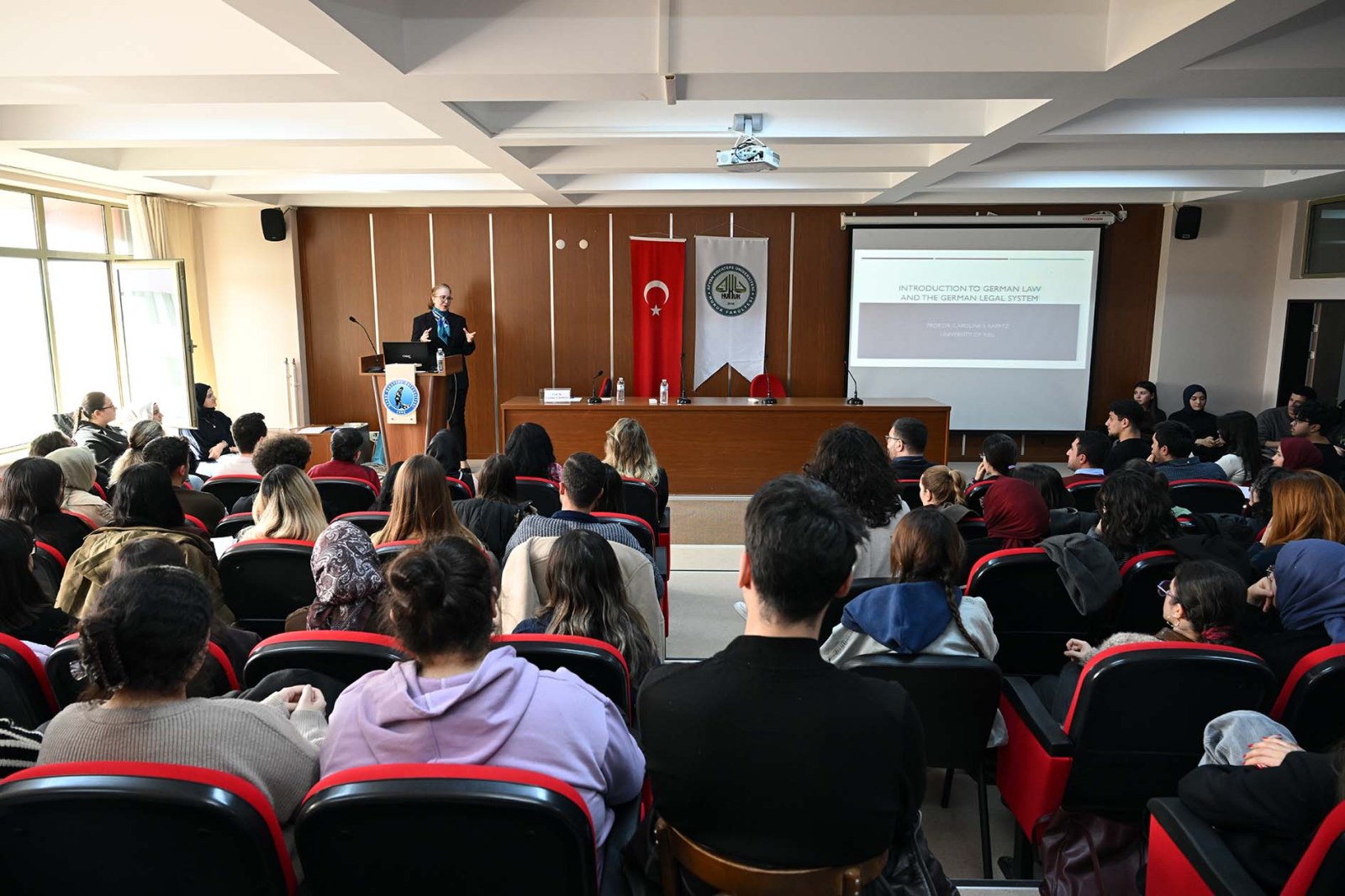 Alman Hukuk Sistemi Tüm Yönleriyle Ele Alındı