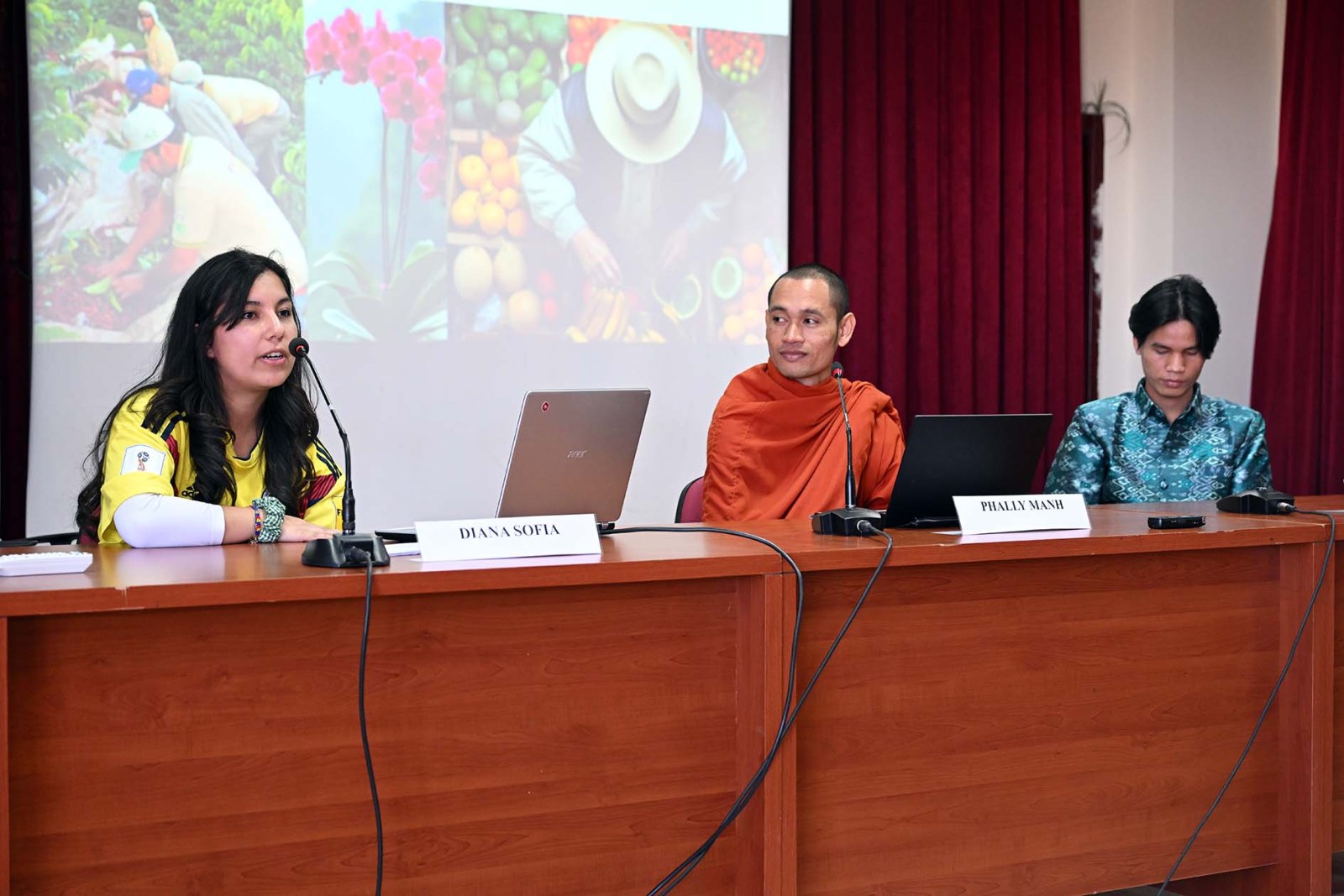 AKÜ’de Kamboçya ve Kolombiya Kültürü Tanıtıldı