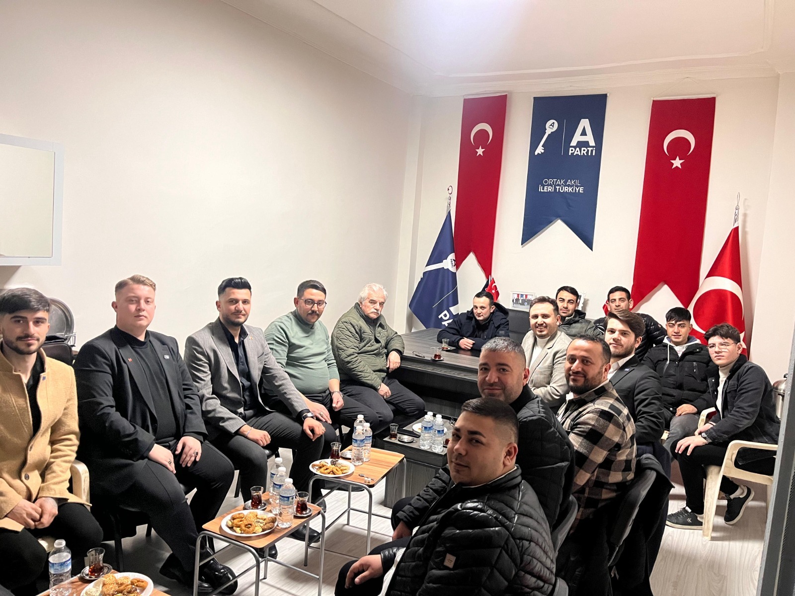 ANAHTAR PARTİ SAHADA ÇALIŞMAYA DEVAM EDİYOR