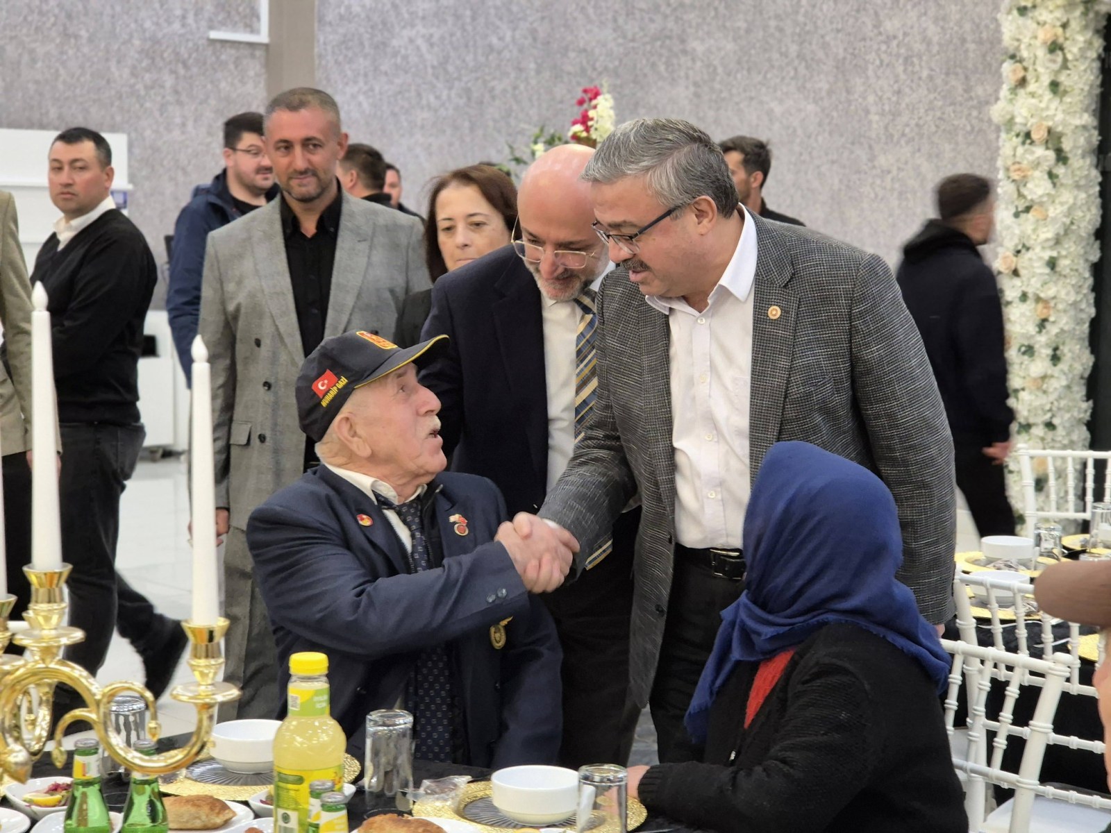 Ak Parti'den Şehit Aileleri ve Gaziler İçin İftar