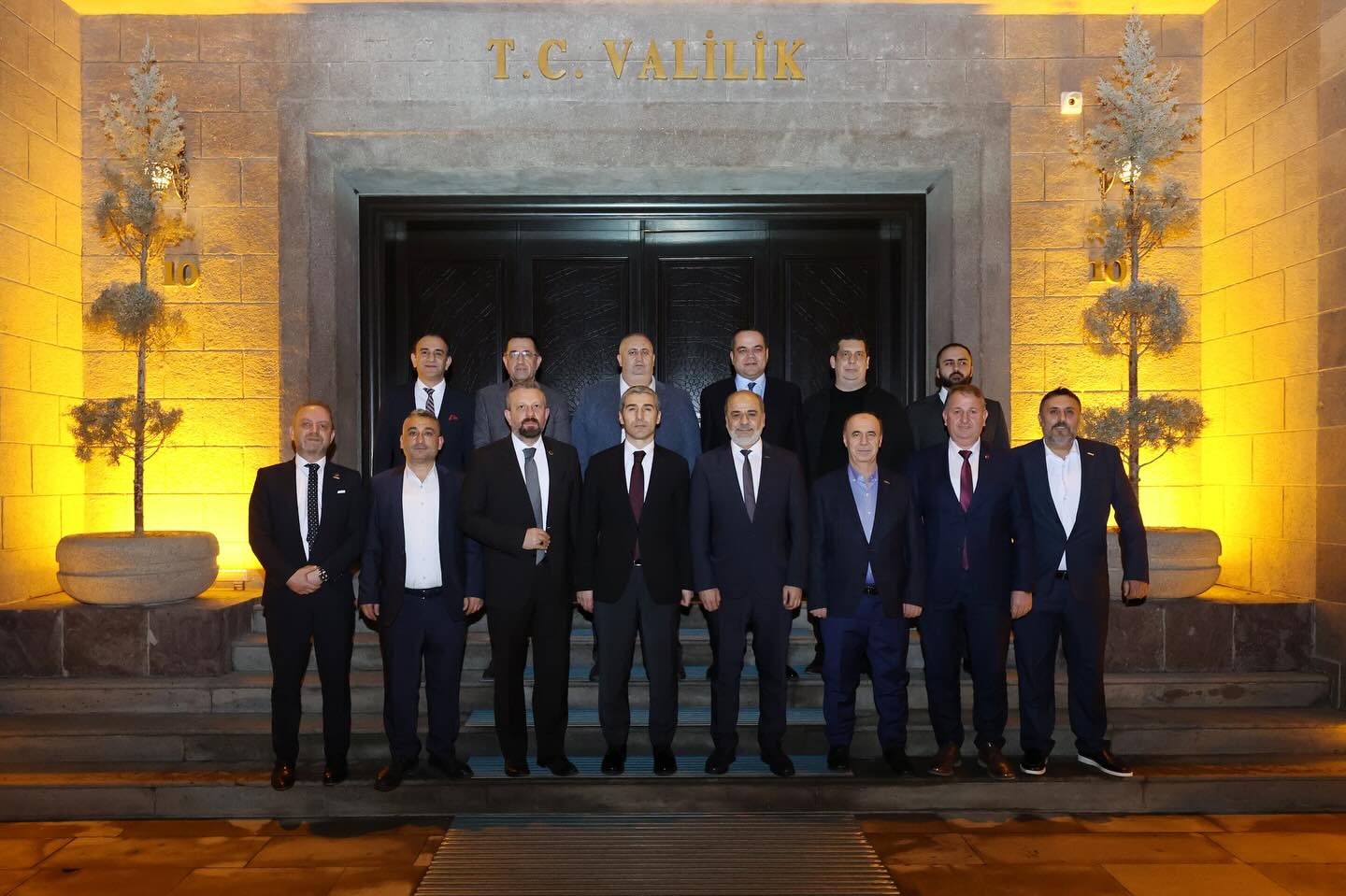 AFYON İŞ DÜNYASINDAN VALİYE ZİYARET