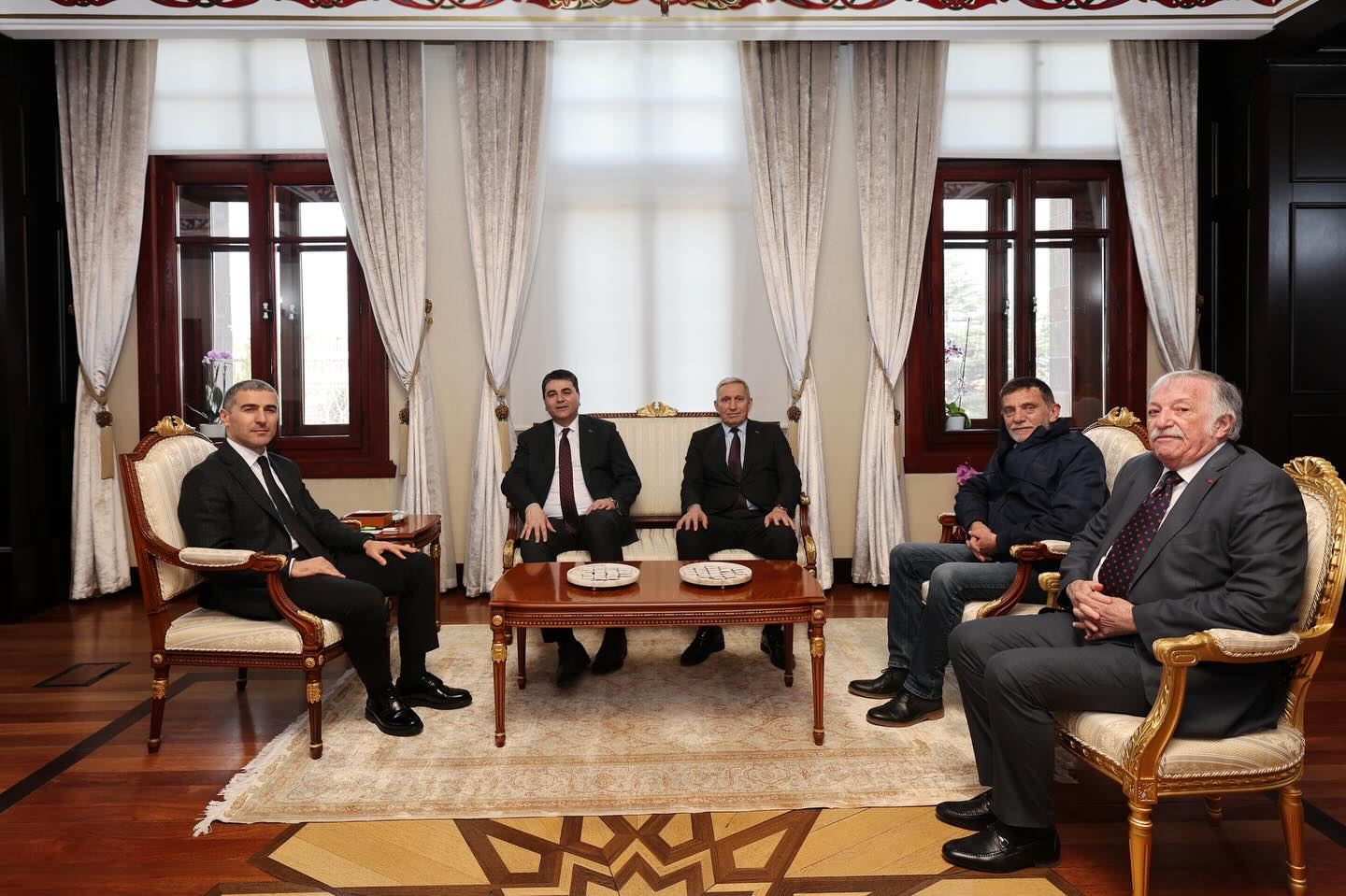 Uysal'dan Vali Aktaş'a Ziyaret