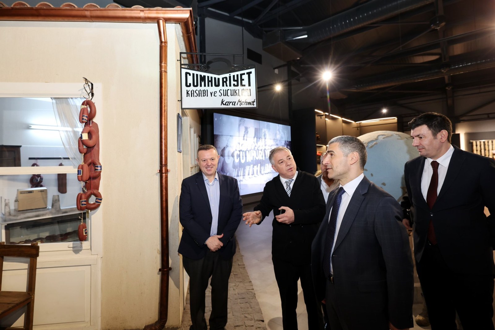 Vali Aktaş, Sucuk Müzesinde İncelemelerde Bulundu