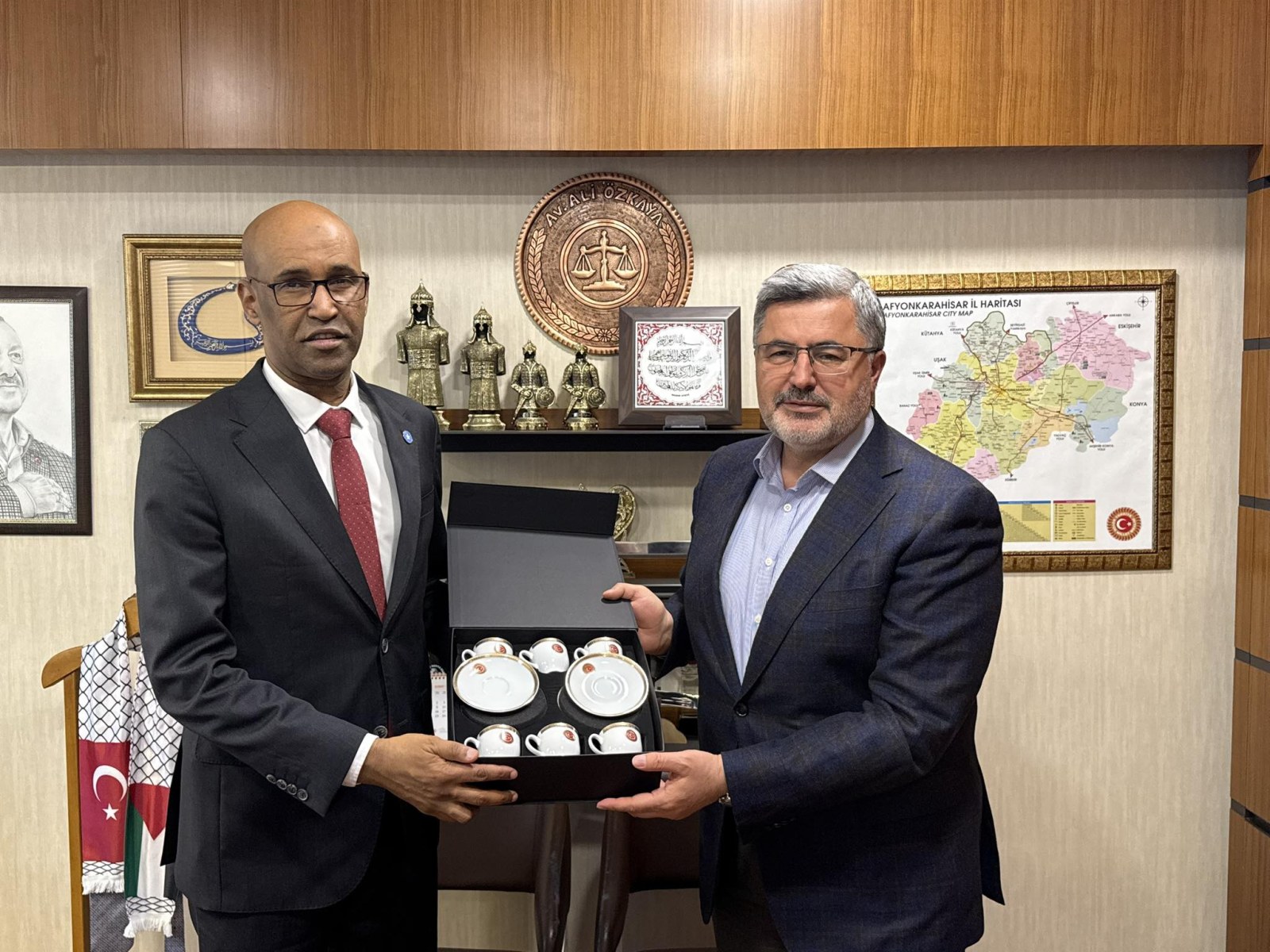 Özkaya, Somali Büyükelçisi İle Buluştu