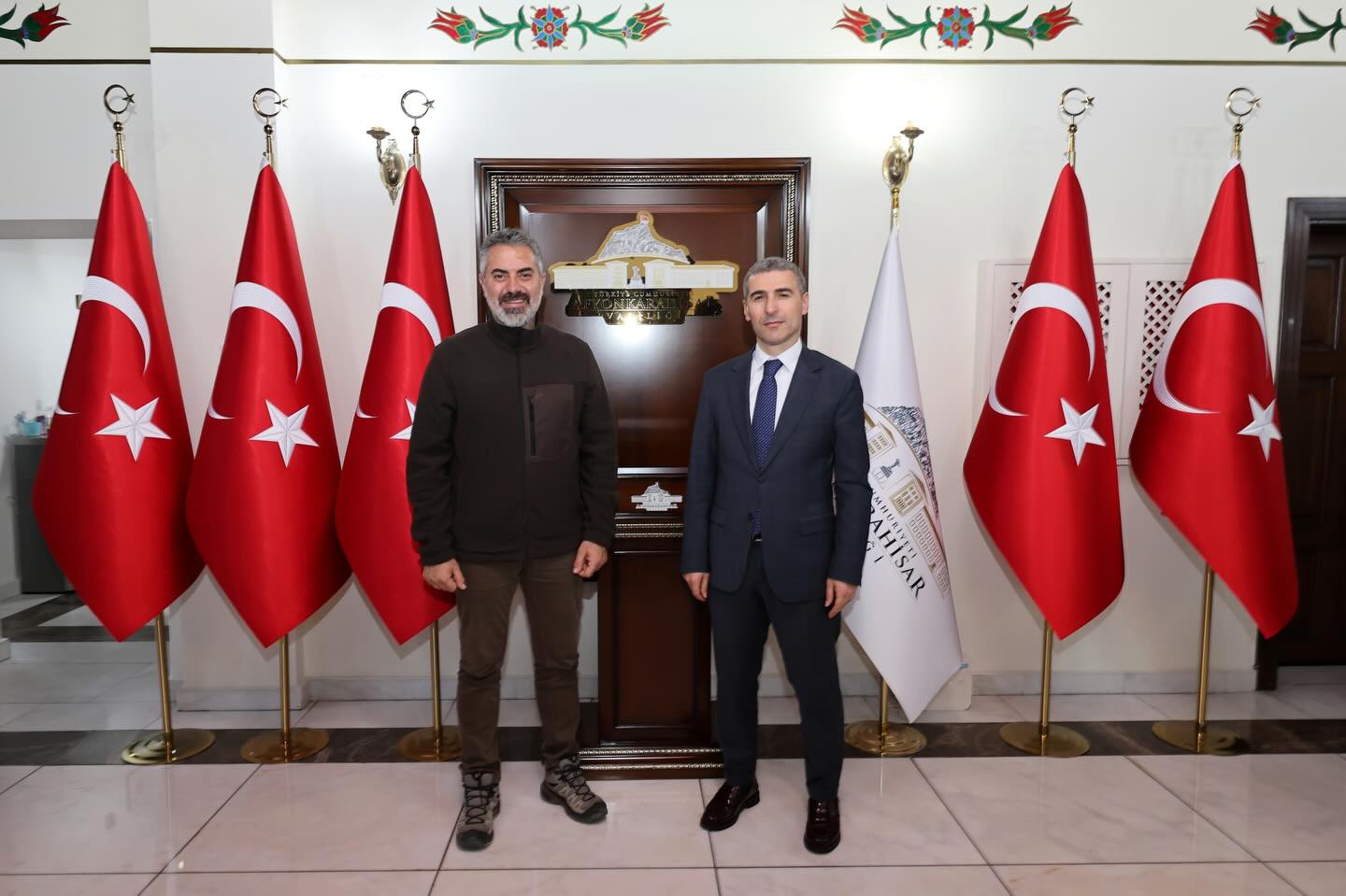 Sanatçı Turgay Başyayla, Vali Aktaş'ı Ziyaret Etti