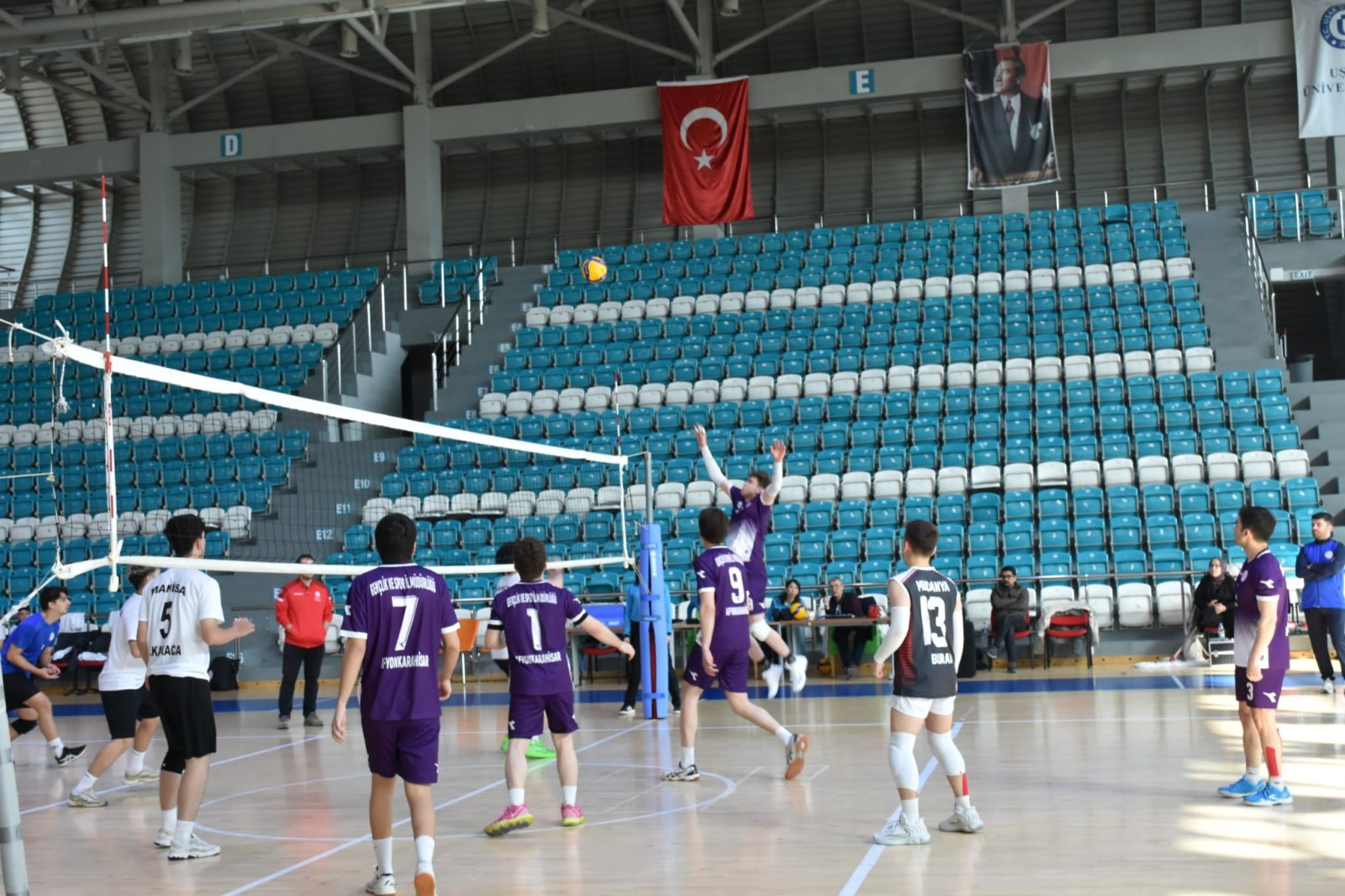 Tınaztepe Yurdu YURTLİG’de Yarı Finalde
