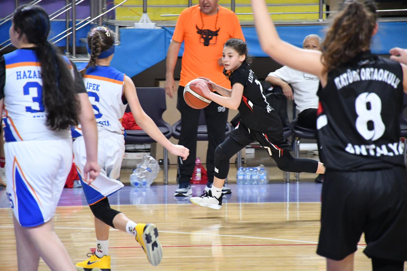 Küçükler Basketbol Grup Müsabakaları Sona Erdi