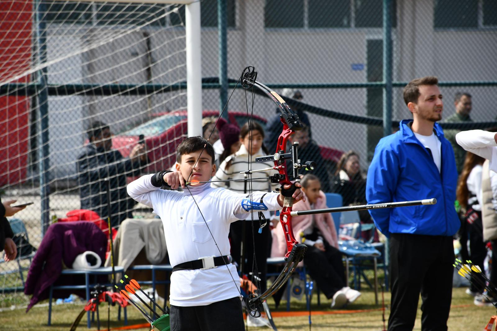 KOCATEPE’DE OKÇULUK RÜZGARI: ŞAMPİYONLAR BELLİ OLDU