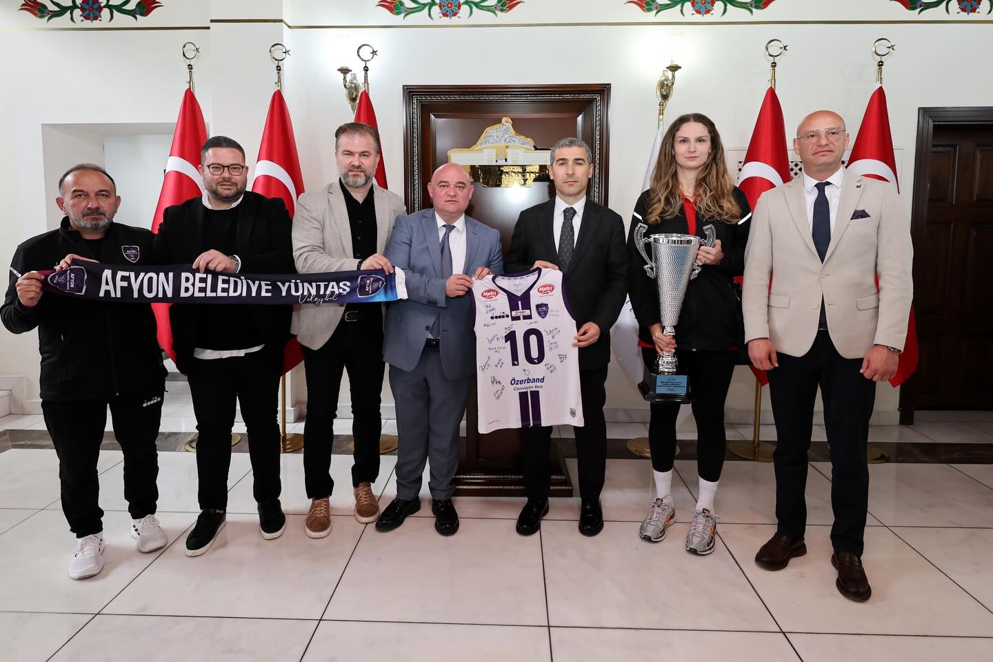 Şampiyonlardan Vali Aktaş'a Ziyaret