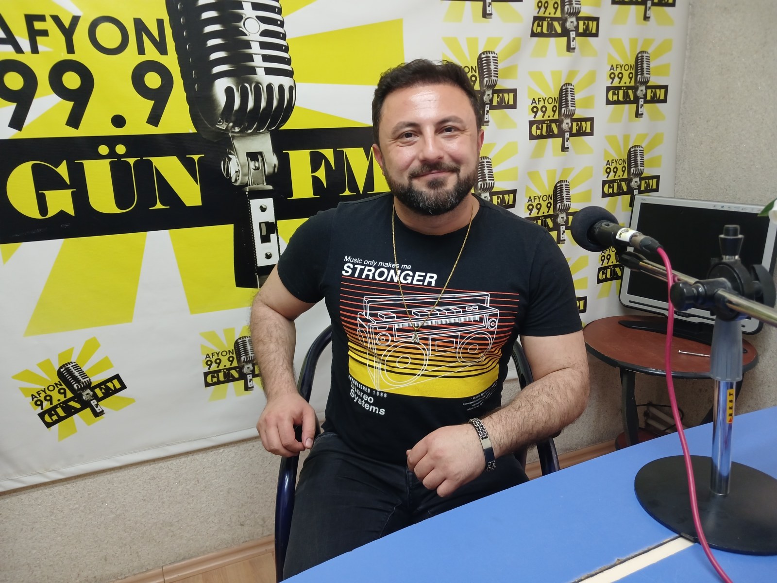 Sevilen Sanatçı Alp Güvenir Gün FM’in Konuğu Oldu