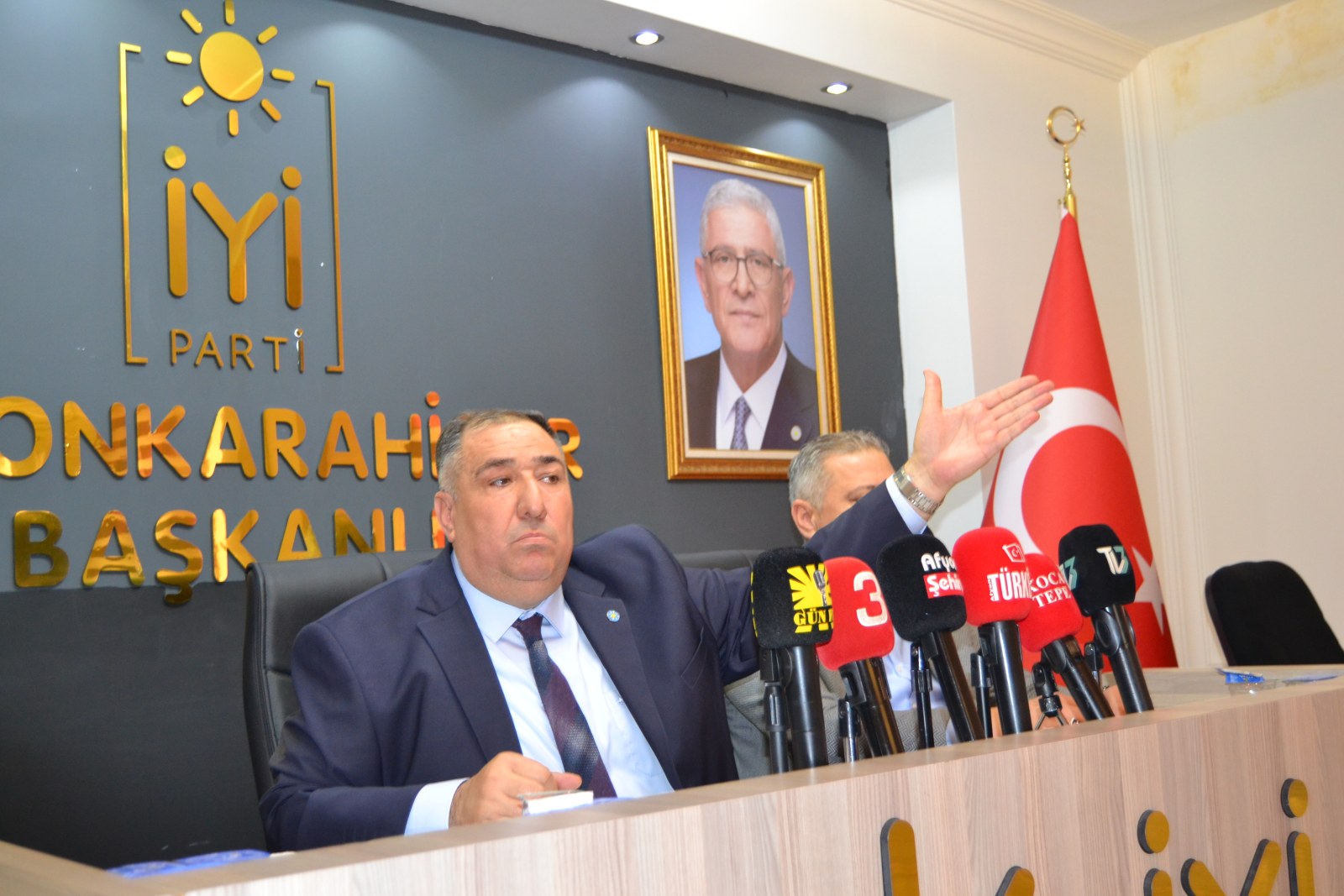 MISIRLIOĞLU: “TÜRKİYE YÖNETİLEMİYOR, SANDIK ŞART!”