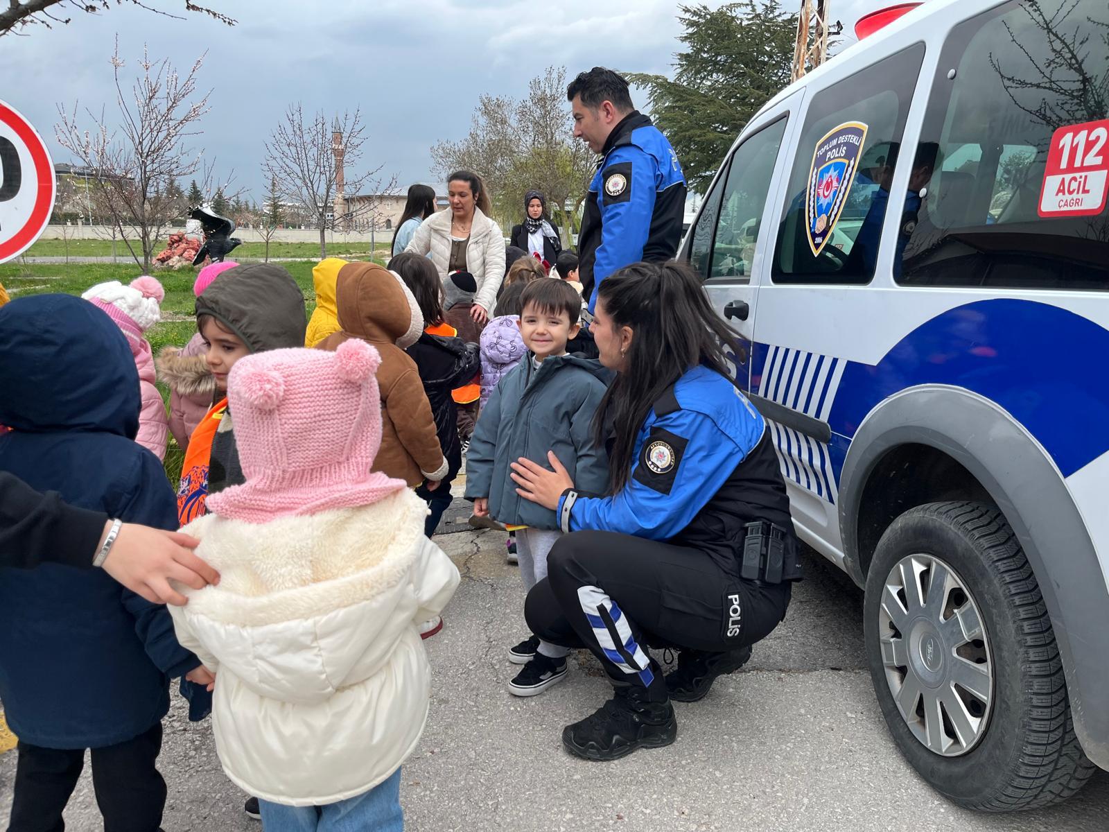 Miniklerden Polislere Ziyaret