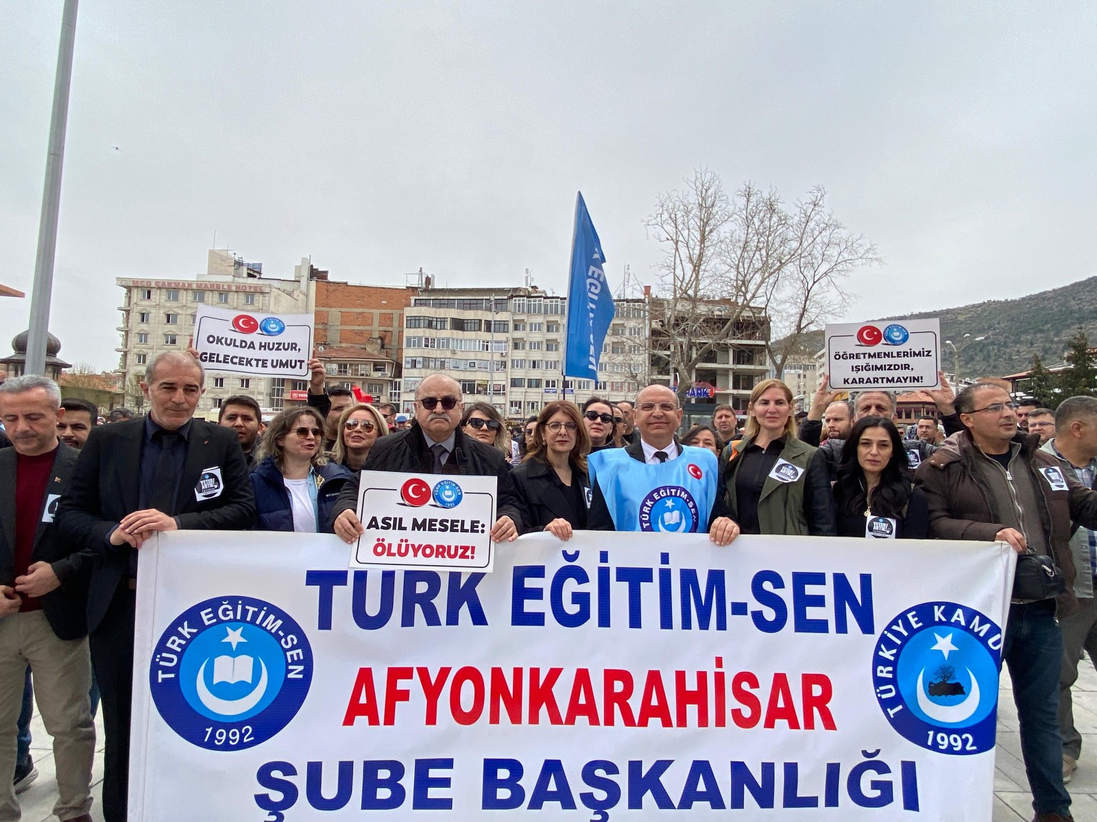 EĞİTİM CAMİASI AYAĞA KALKTI