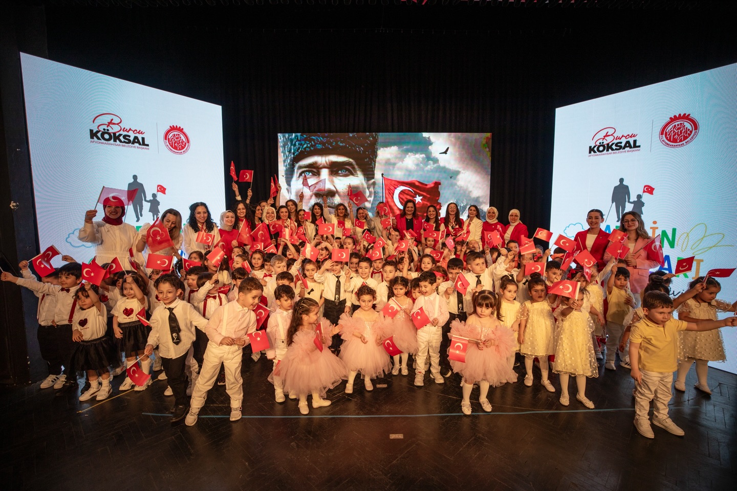 Başkan Köksal Çocukların 23 Nisan Coşkusuna Ortak Oldu