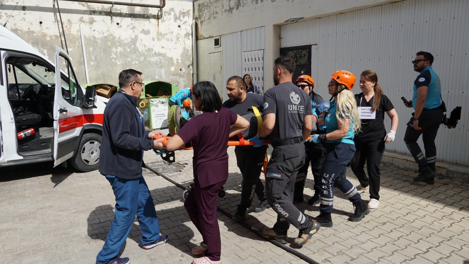 ŞUHUT’TA HASTANE TATBİKATINDA EKİPLER ZAMANLA YARIŞTI