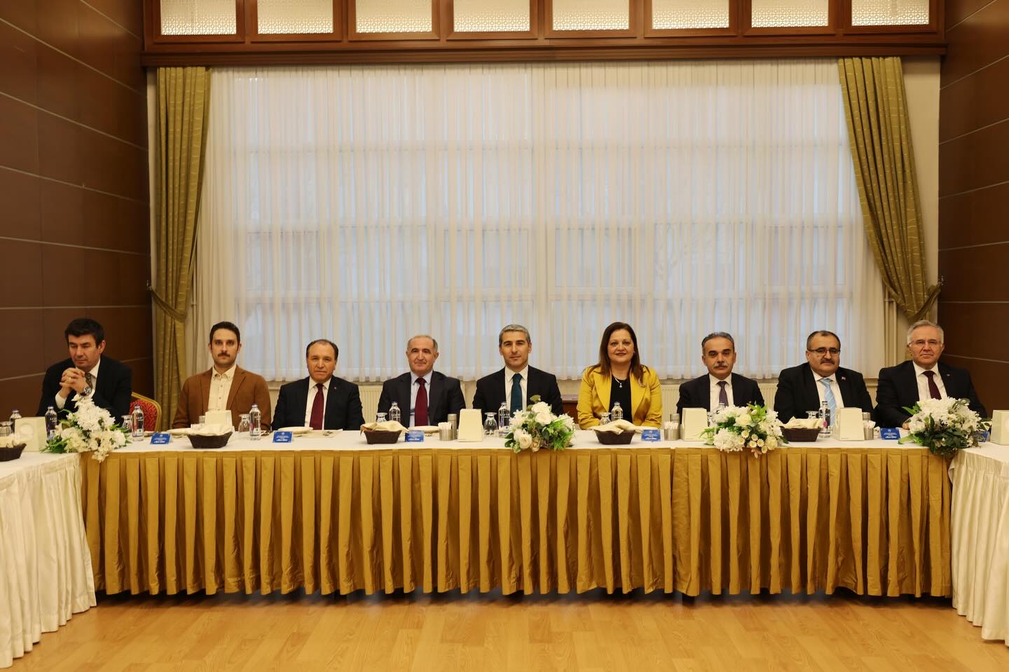 Vali Aktaş, Rektörlerle Bir Araya Geldi