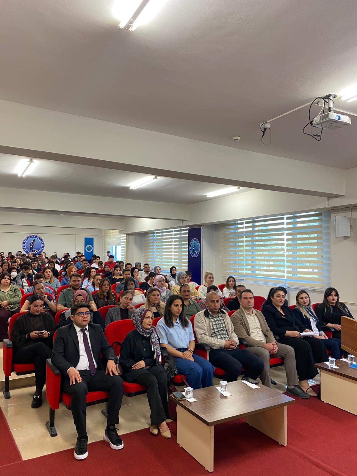 “Dünden Bugüne, Bugünden Yarına” Mezunlar Paneli Düzenlendi