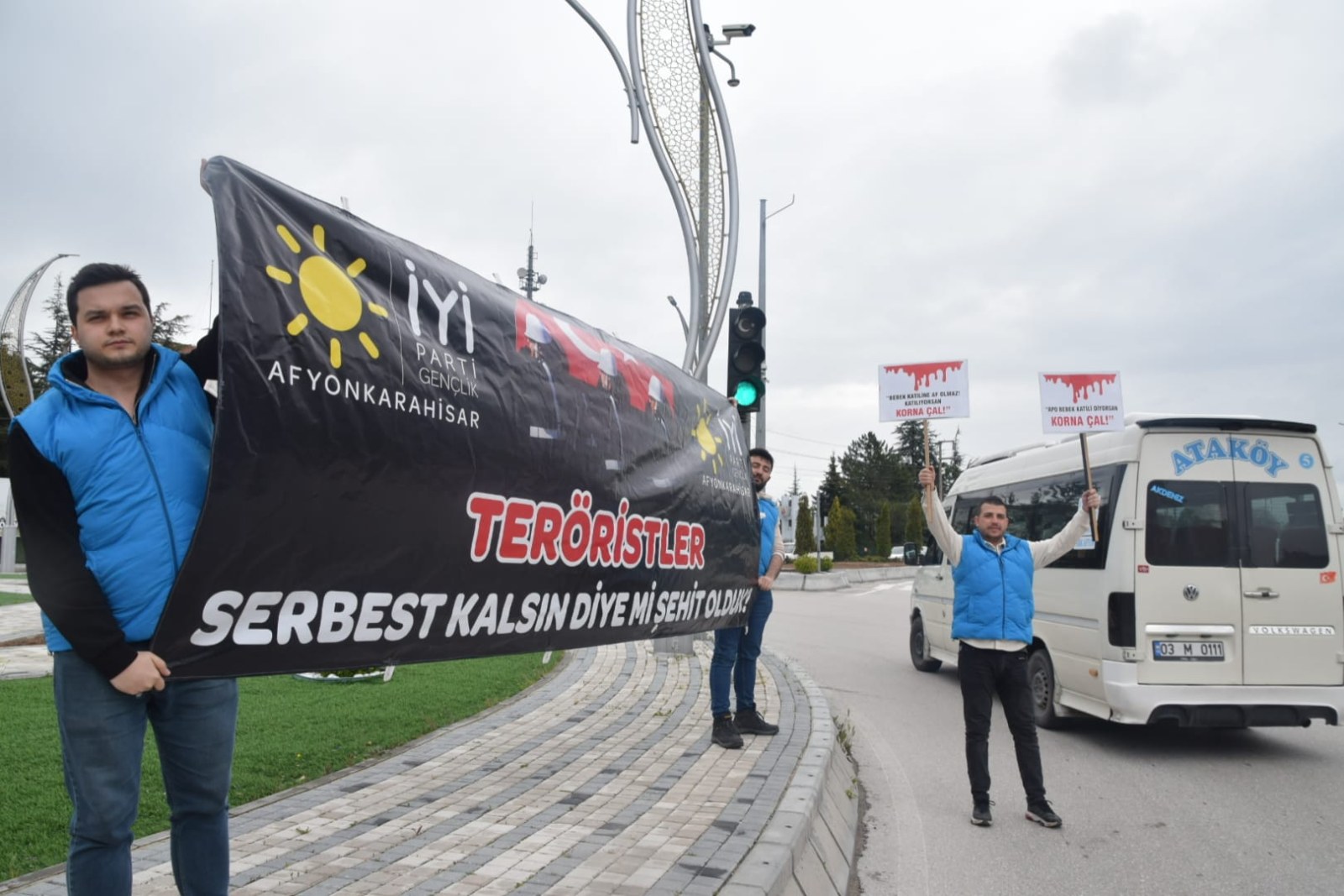 İYİ PARTİ GENÇLİK KOLLARI’NDAN TERÖRE TEPKİ