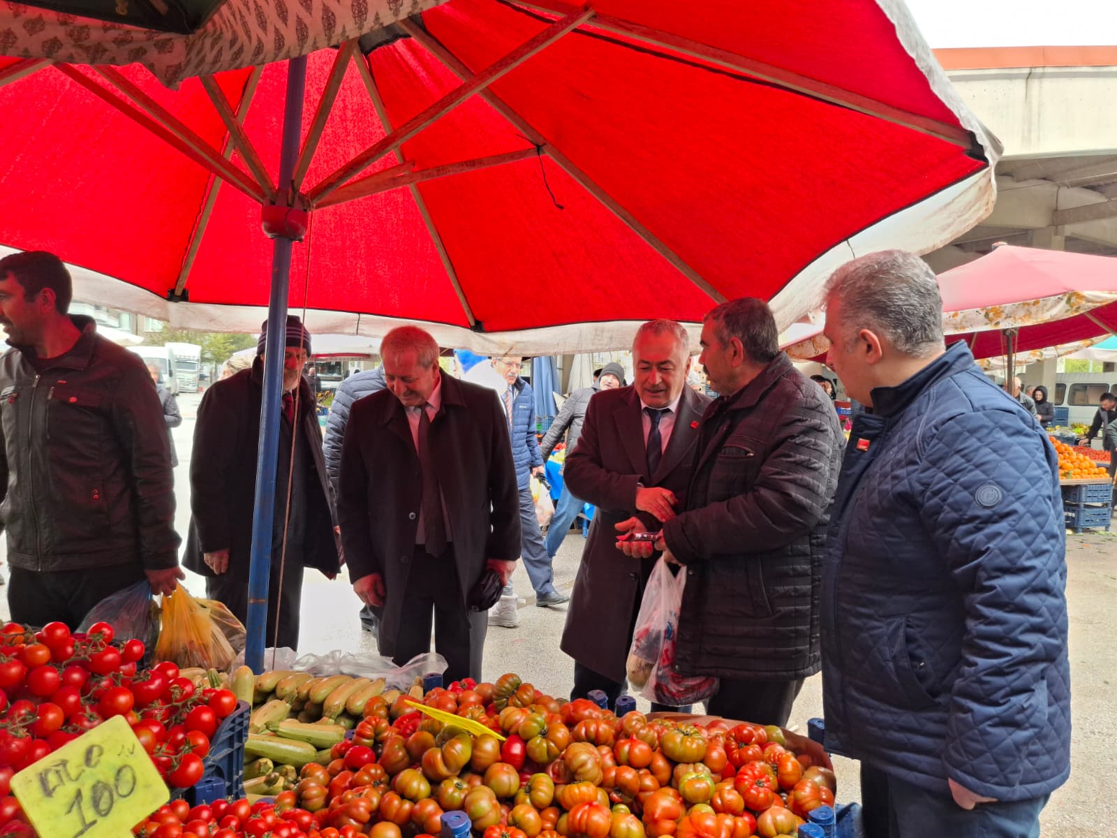 CHP'den Pazar Ziyareti