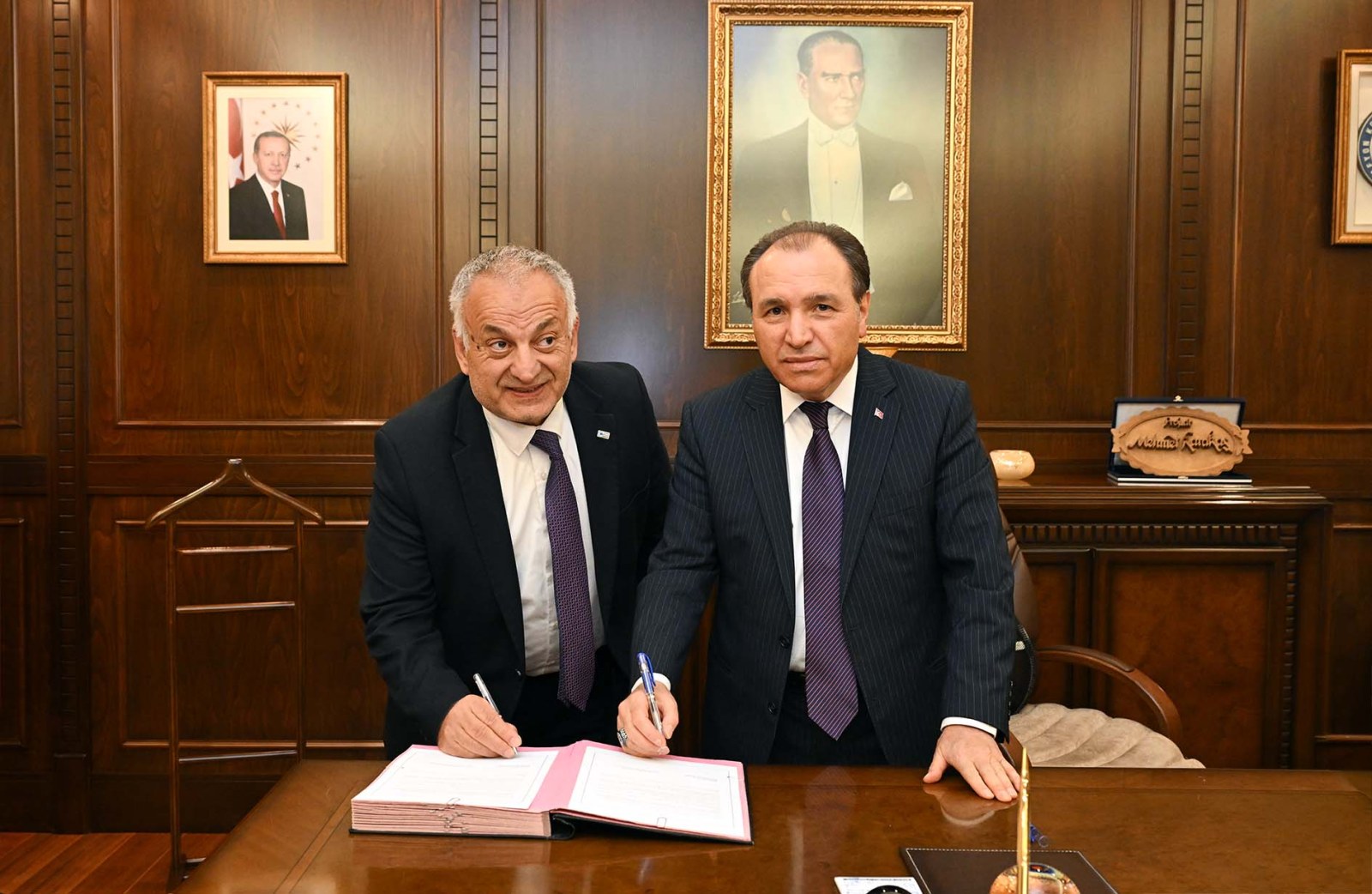 AKÜ ve AFSÜ ile Türkiye Beyazay Derneği Arasında İş Birliği Protokolü İmzalandı