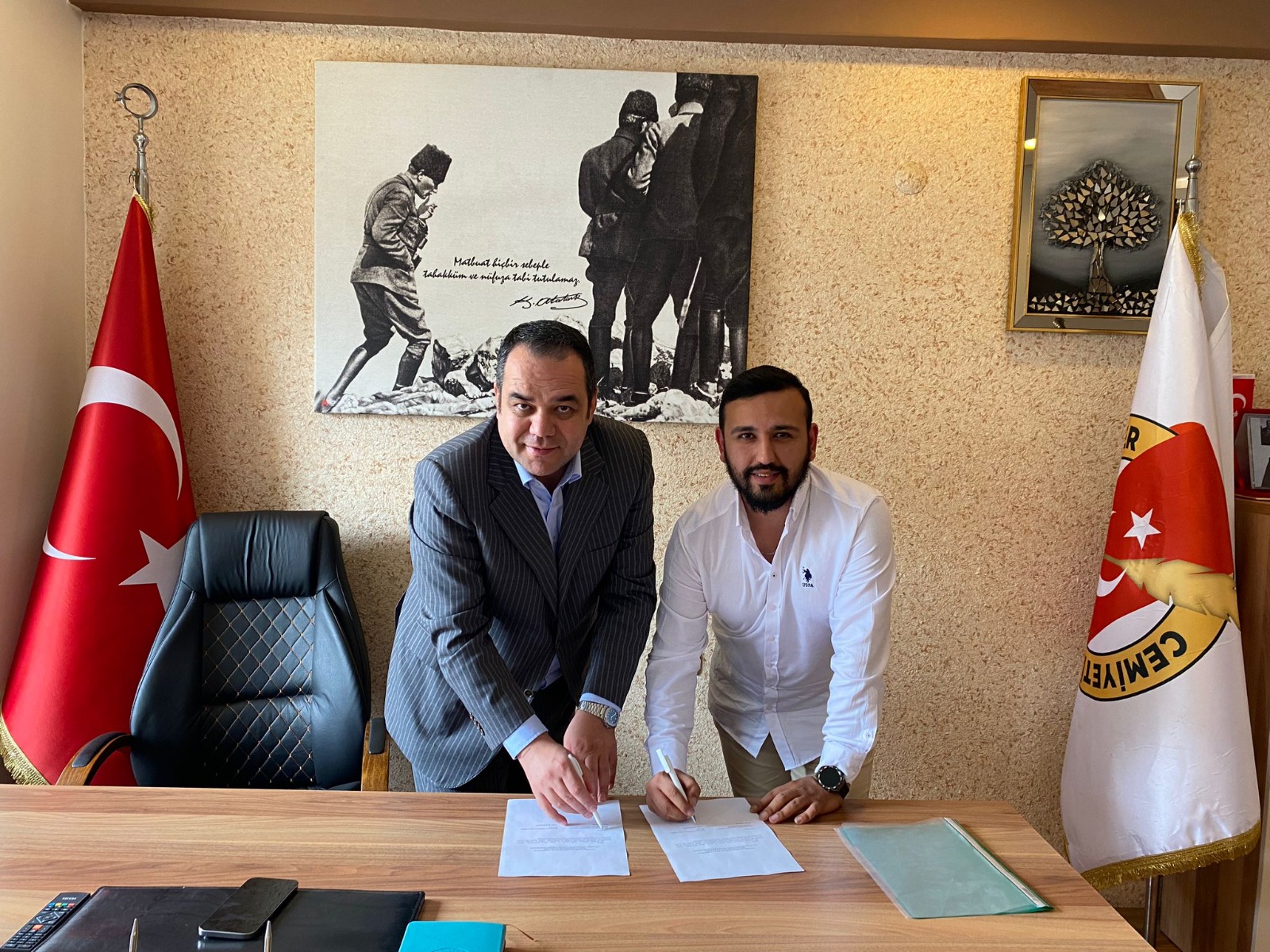 AFYON’DA GAZETECİLERE BÜYÜK DESTEK!