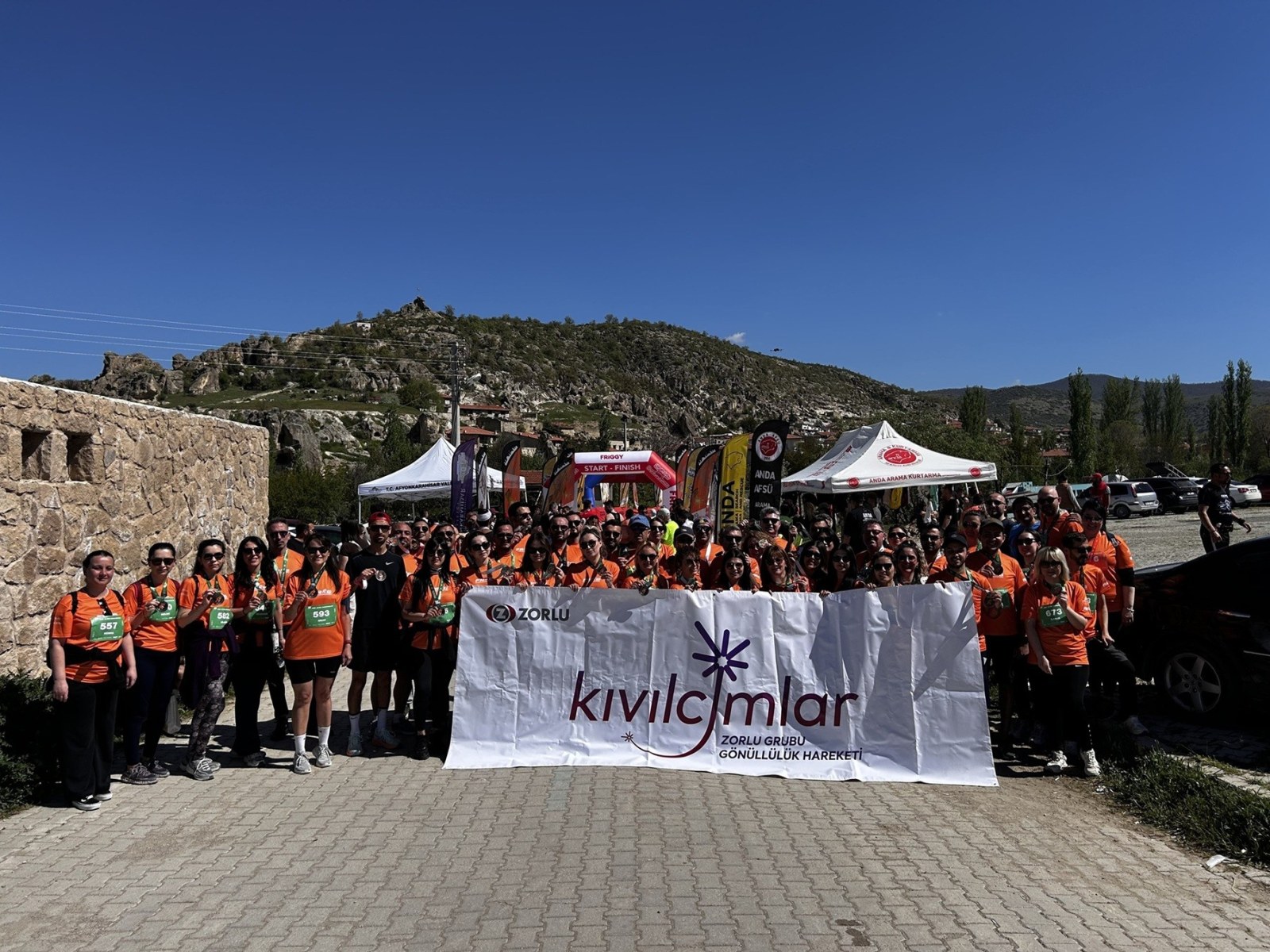 Frig Ultra Maratonu’ndaki adımlarını fidana dönüştürdüler