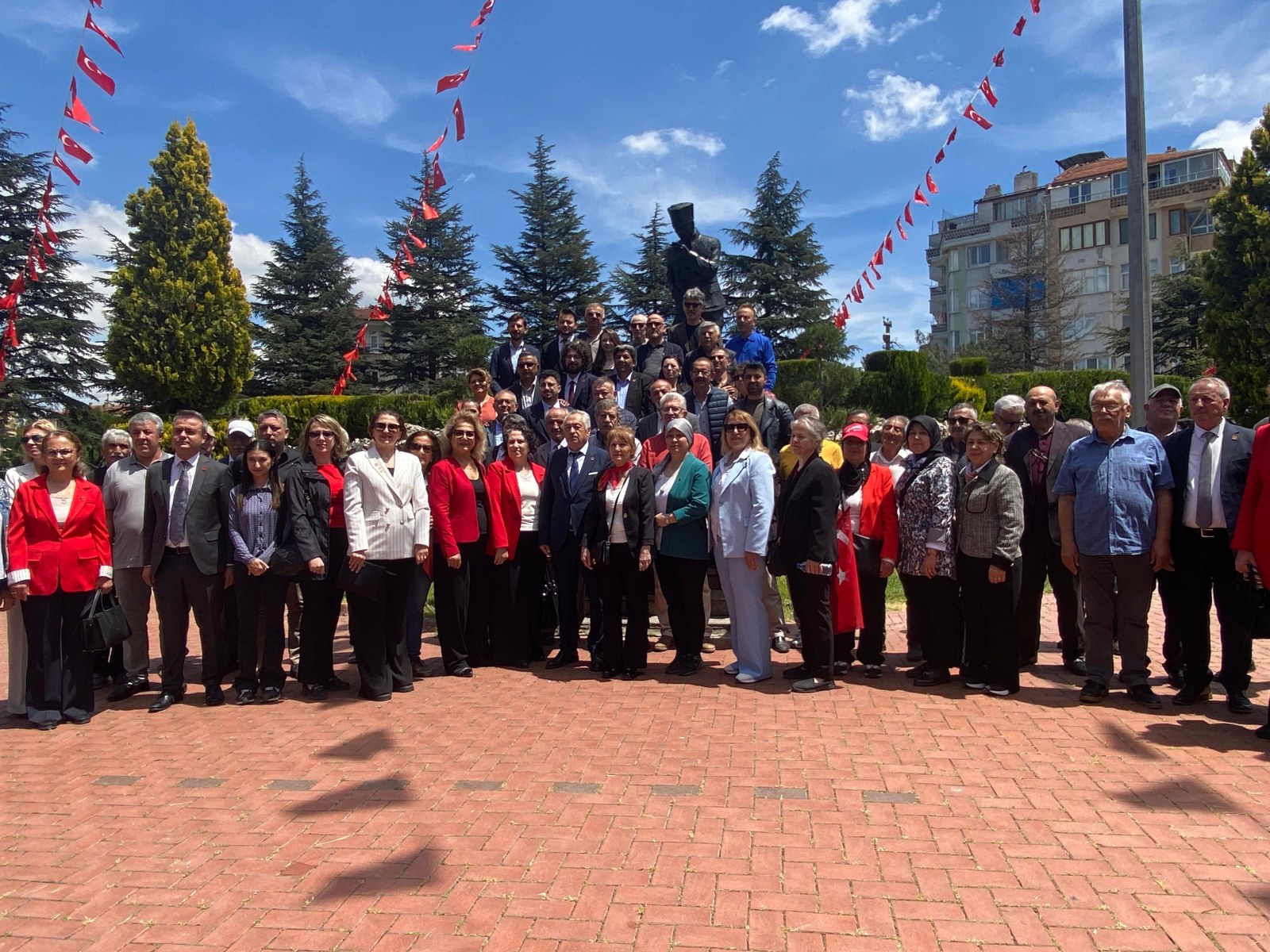 KOCATEPE PARKI’NDA 19 MAYIS TÖRENİ DÜZENLENDİ