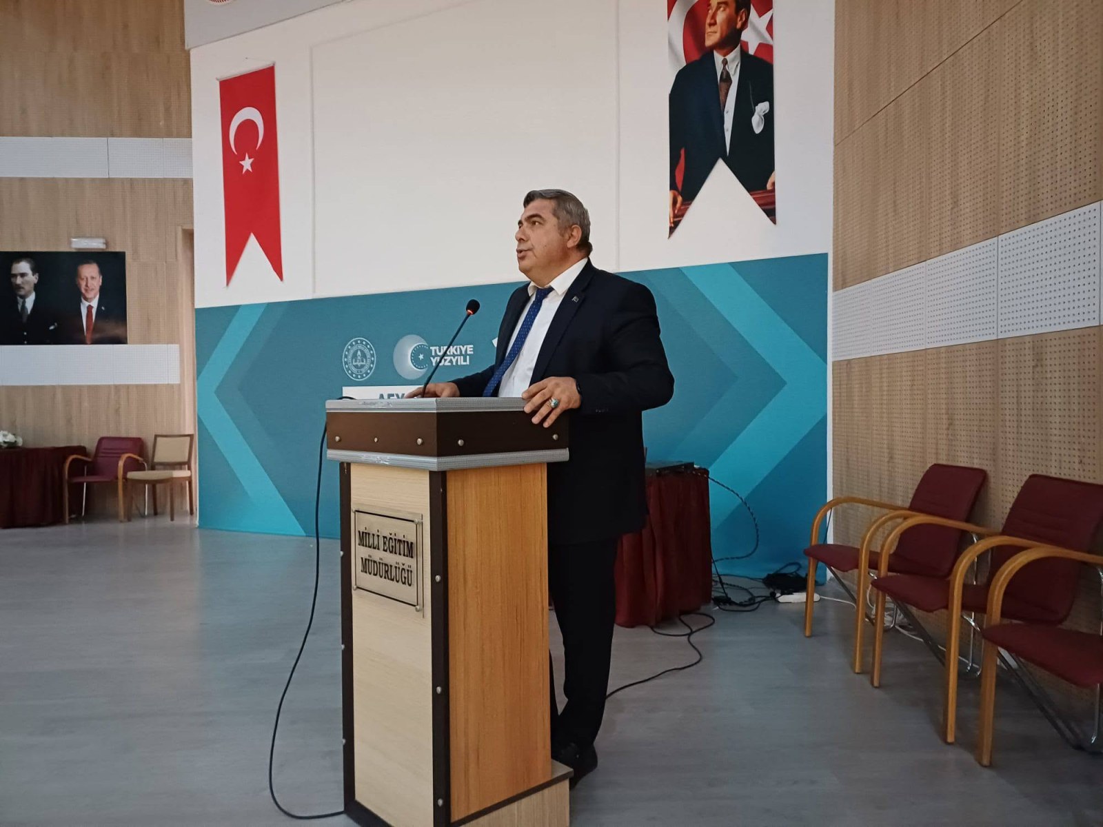 Yönetici Geliştirme Seminerlerinin Kapanış Programı Yapıldı