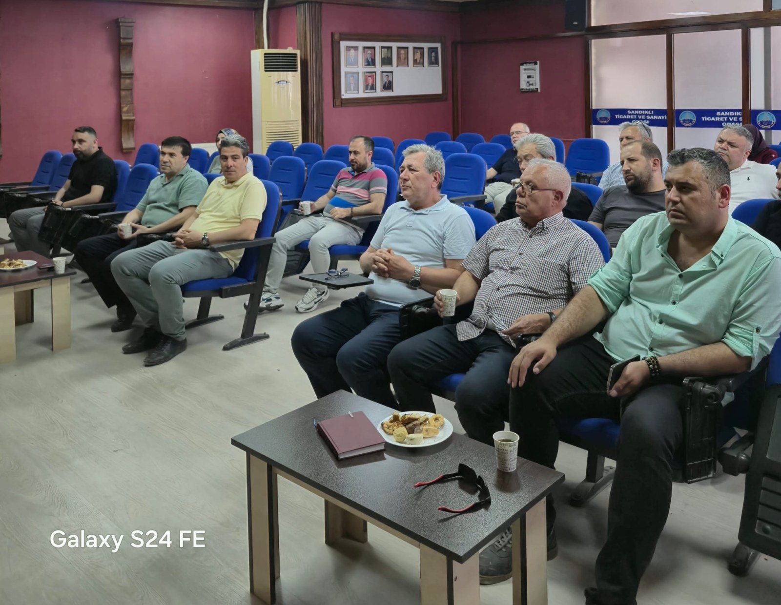 SANDIKLI’DA MALİ MÜŞAVİRLERE KAMU BORÇLARI TOPLANTISI