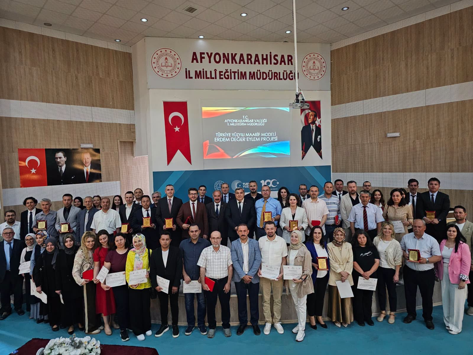 Ödül Töreni Coşkulu Bir Katılımla Gerçekleştirildi