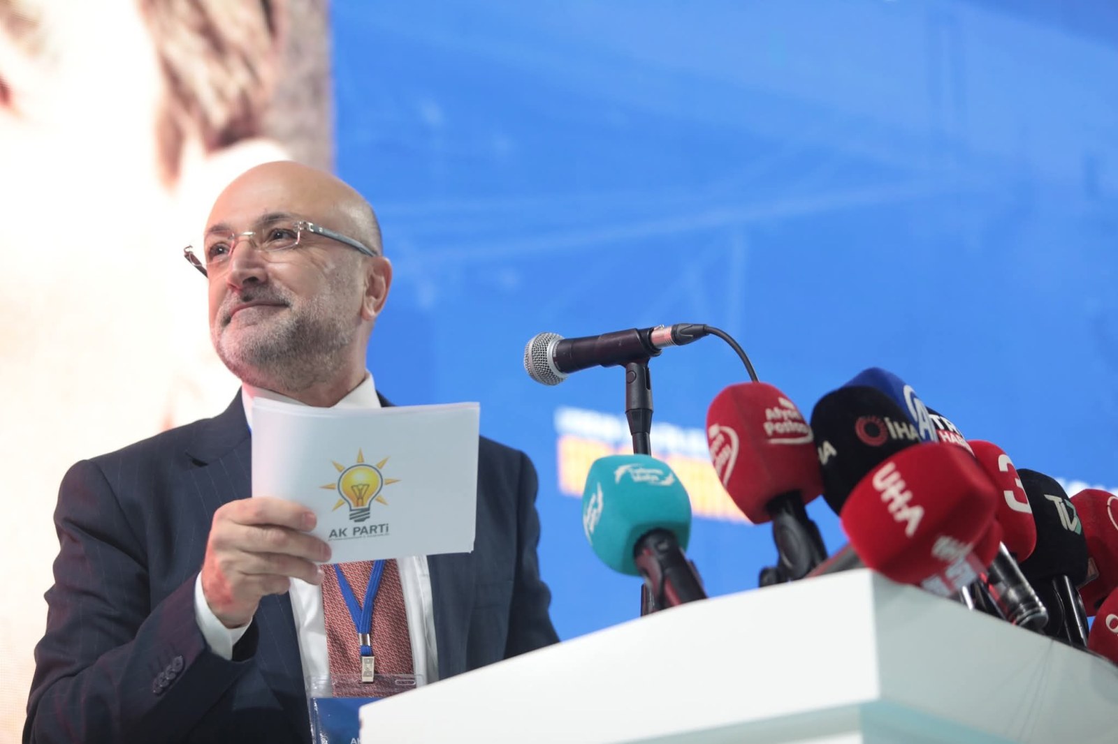 Şahin, Görevinden İstifa Etti