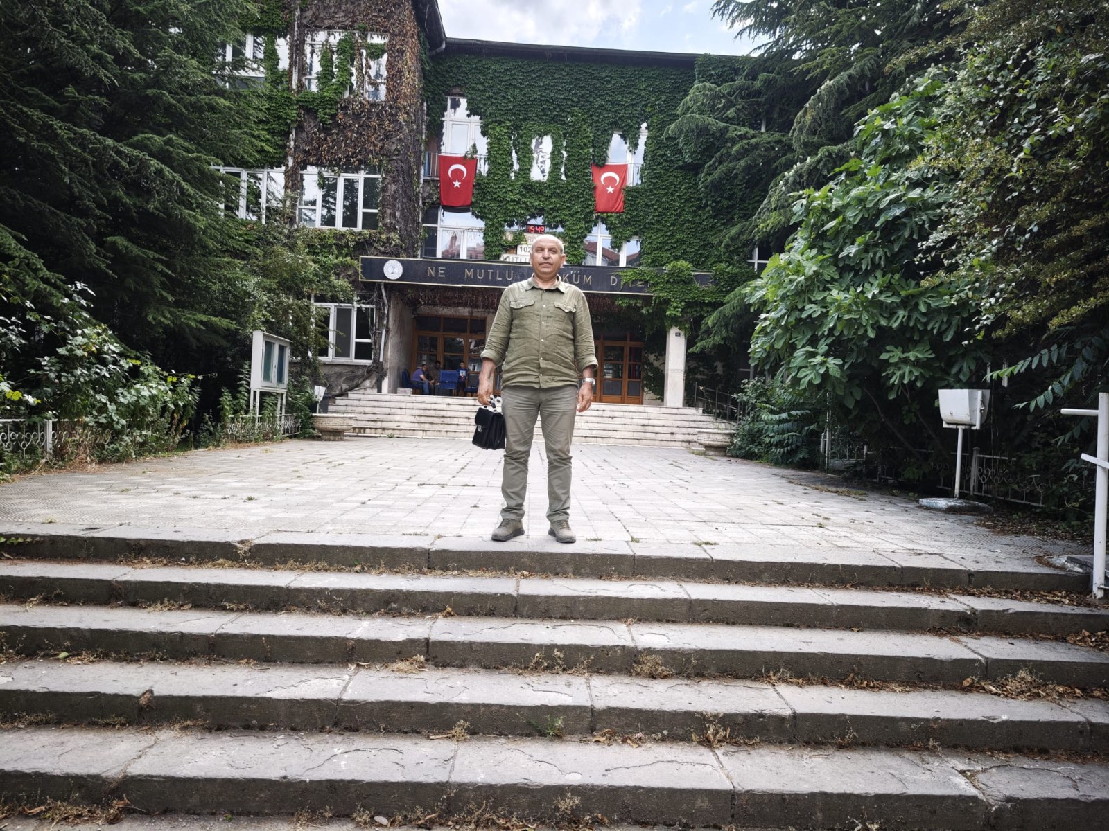 CUMHURİYETİMİZİN MİRASI OLAN OKULLARIMIZ KORUNMALIDIR!