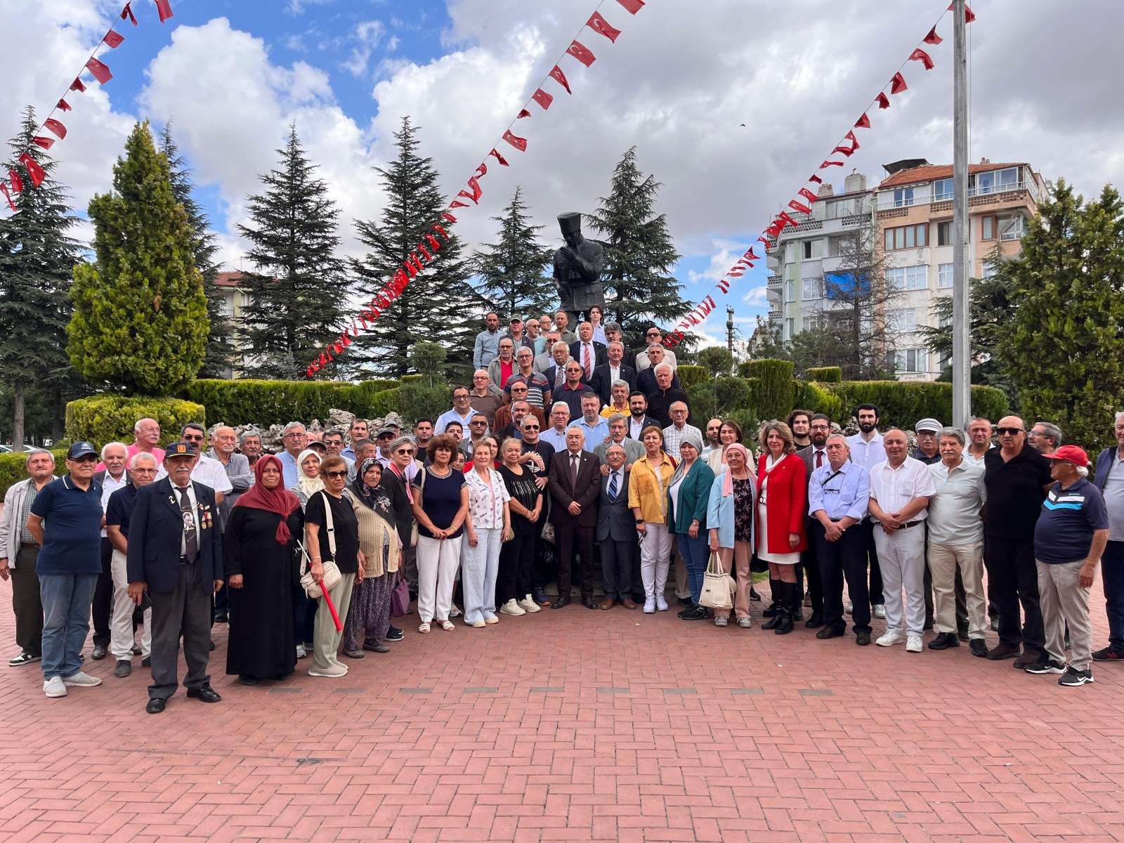 Yeni Parti İl Başkanlığı'ndan Çelenk Töreni