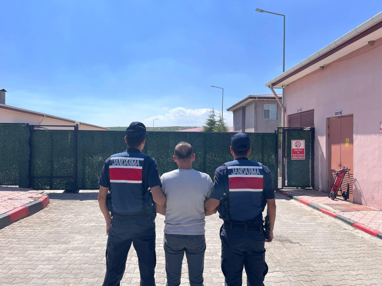AFYON’DA ARANAN 24 ŞAHIS YAKALANDI