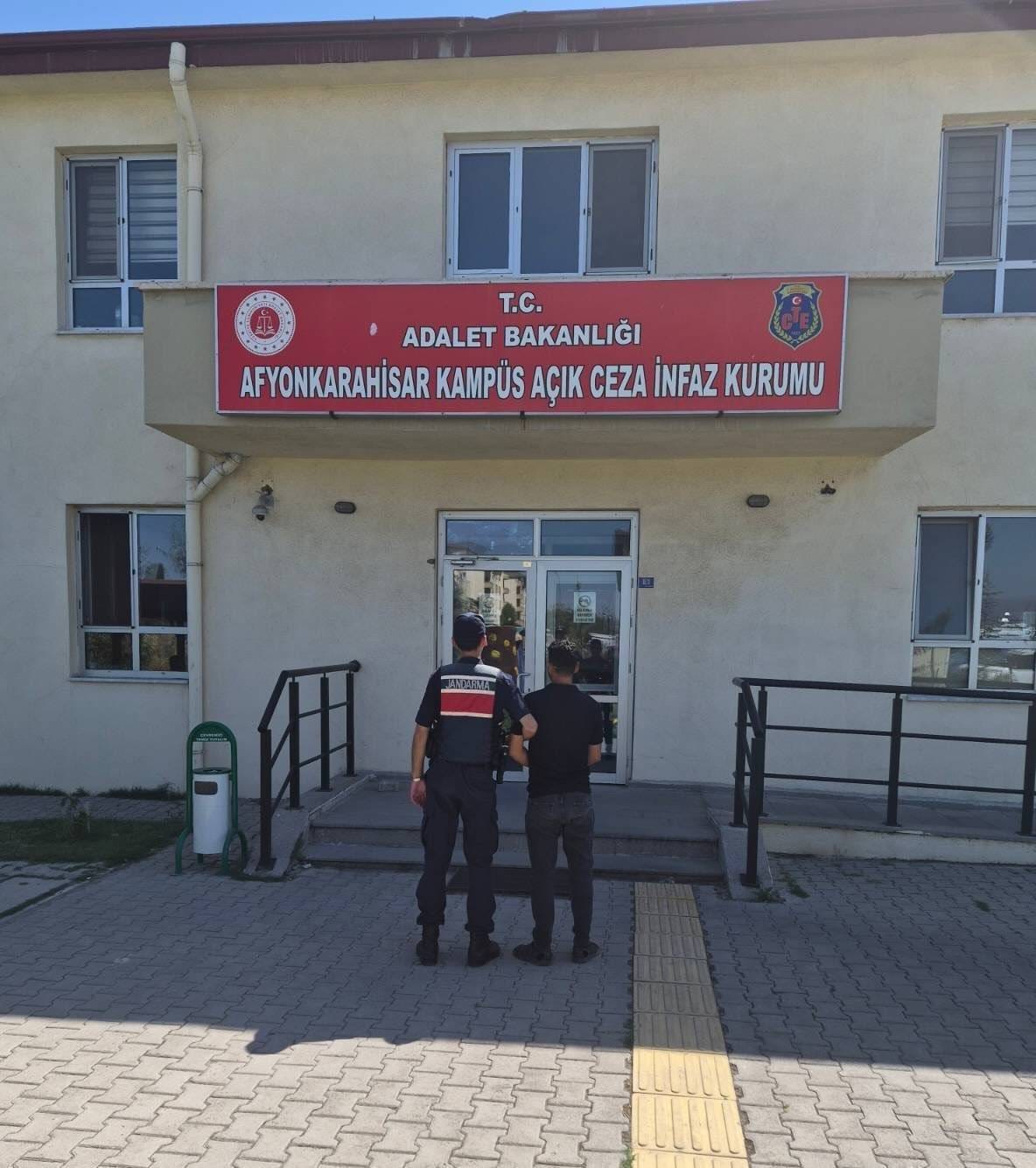 Aranan 35 Kişi Yakalandı
