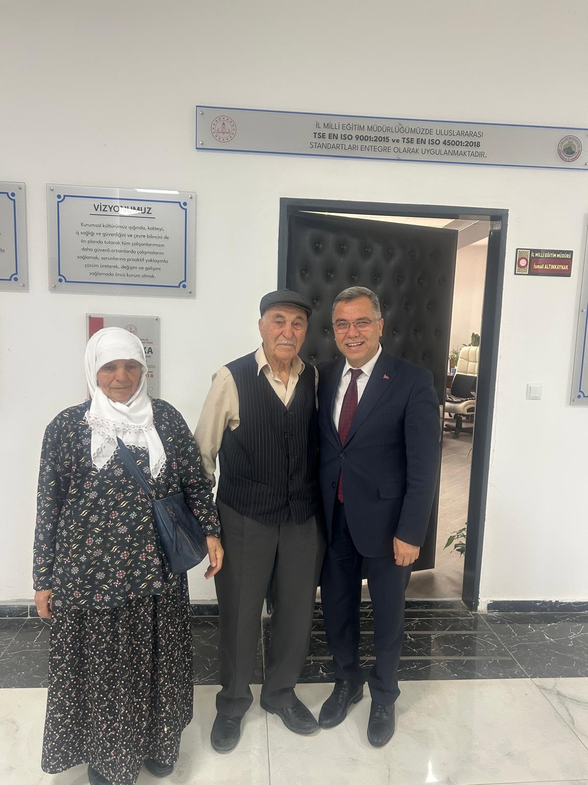 Hayırsever Ulu Çiftinden Altınkaynak'a Ziyaret