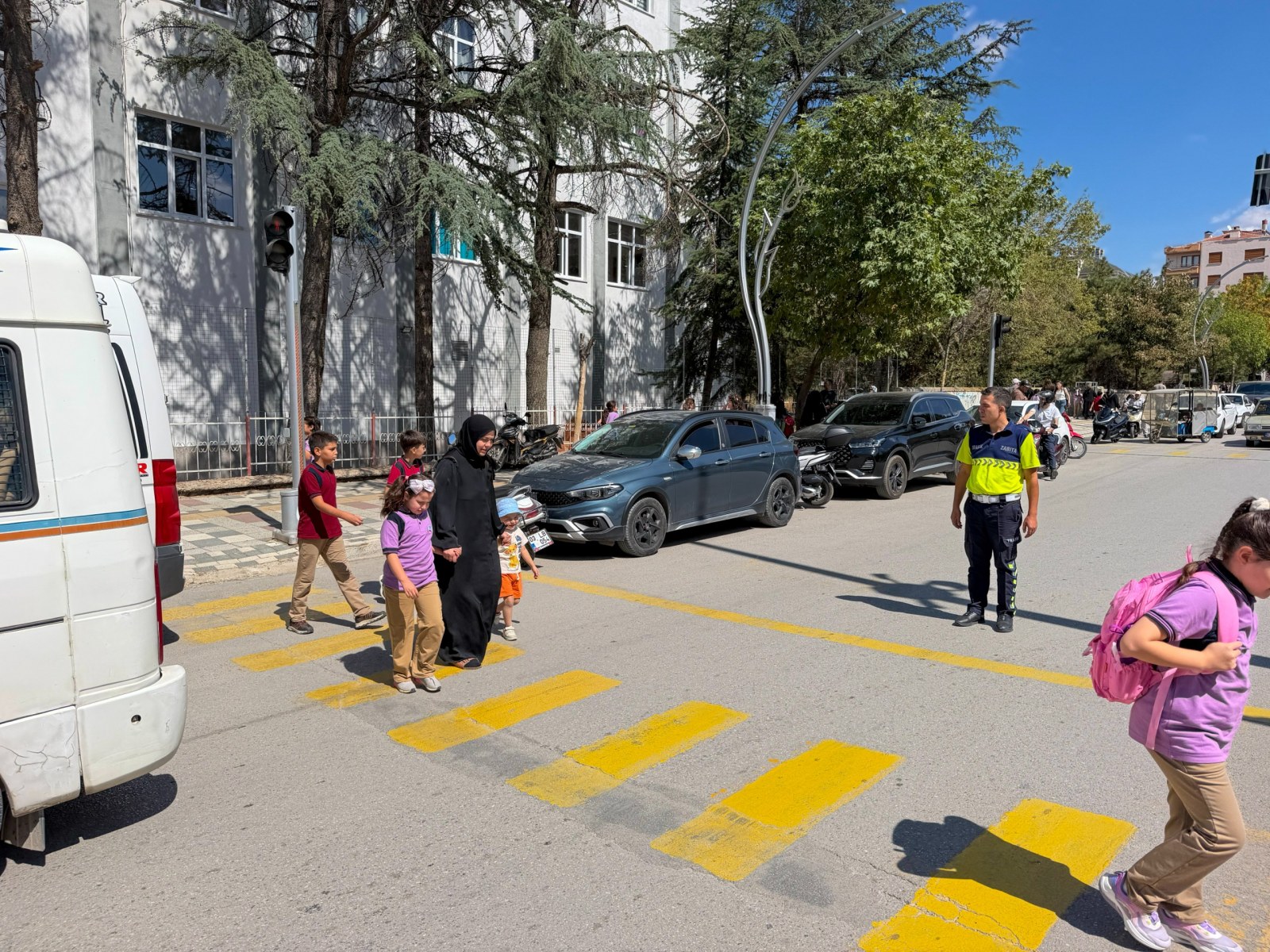 SANDIKLI’DA OKUL ÇIKIŞLARINDA GÜVENLİK