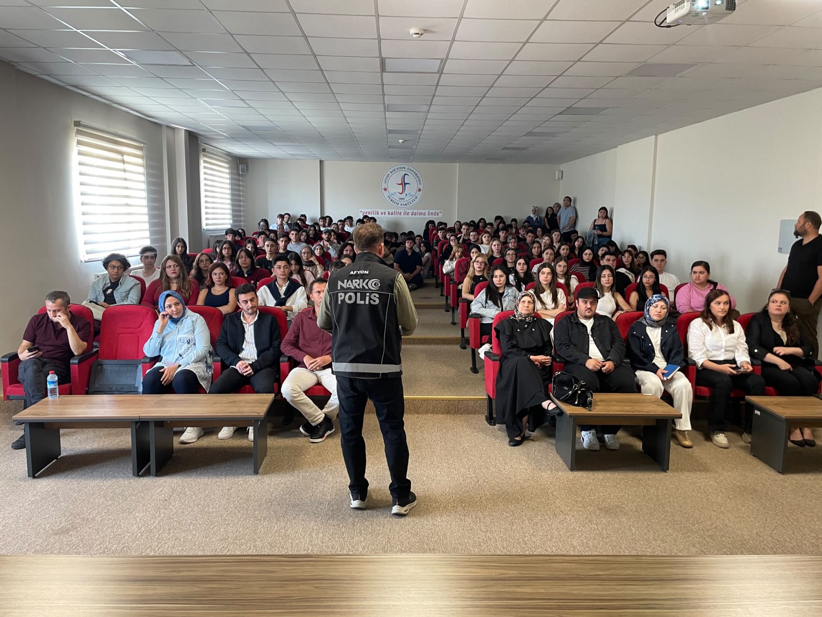 Emniyet Öğrencileri Bilgilendirdi