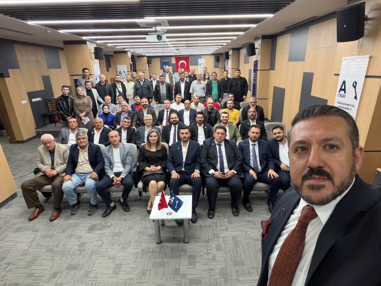 AFYON’DA ANAHTAR PARTİ TEŞKİLATLARI BİR ARAYA GELDİ